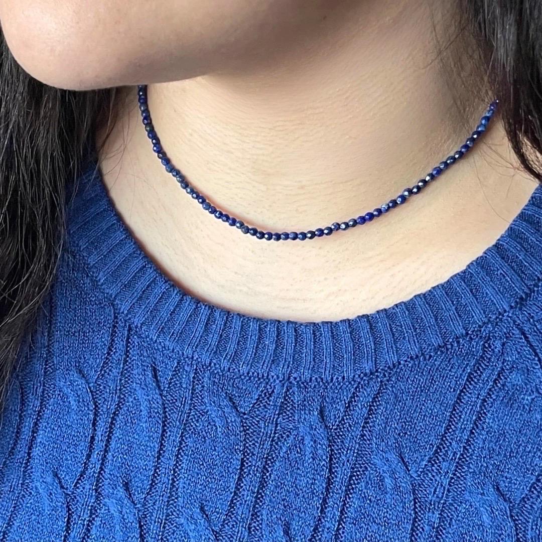 Collana girocollo con perline di lapislazzuli in argento 925 in vendita 2