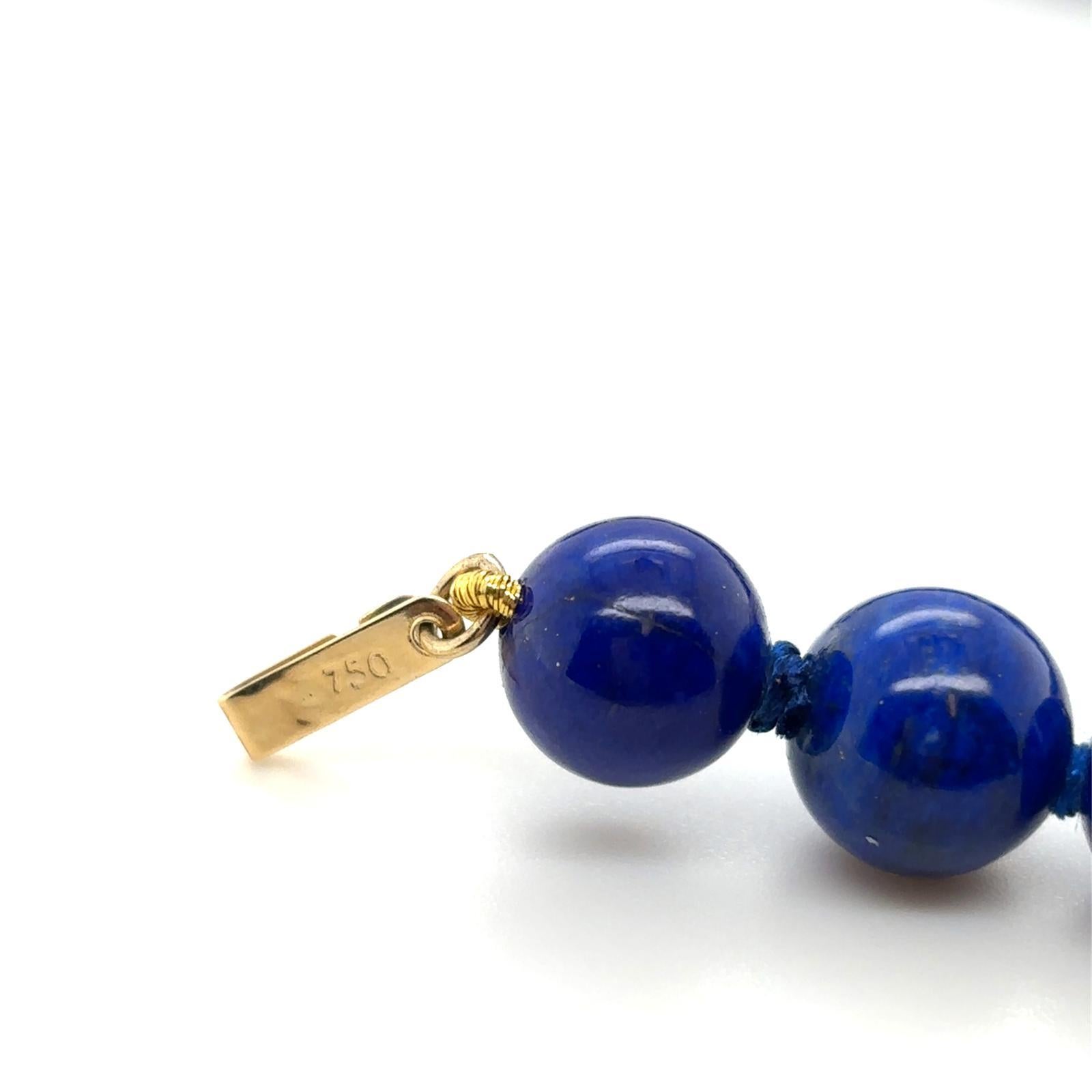 Collana di perle di lapislazzuli con chiusura in oro giallo 18 carati in vendita 2