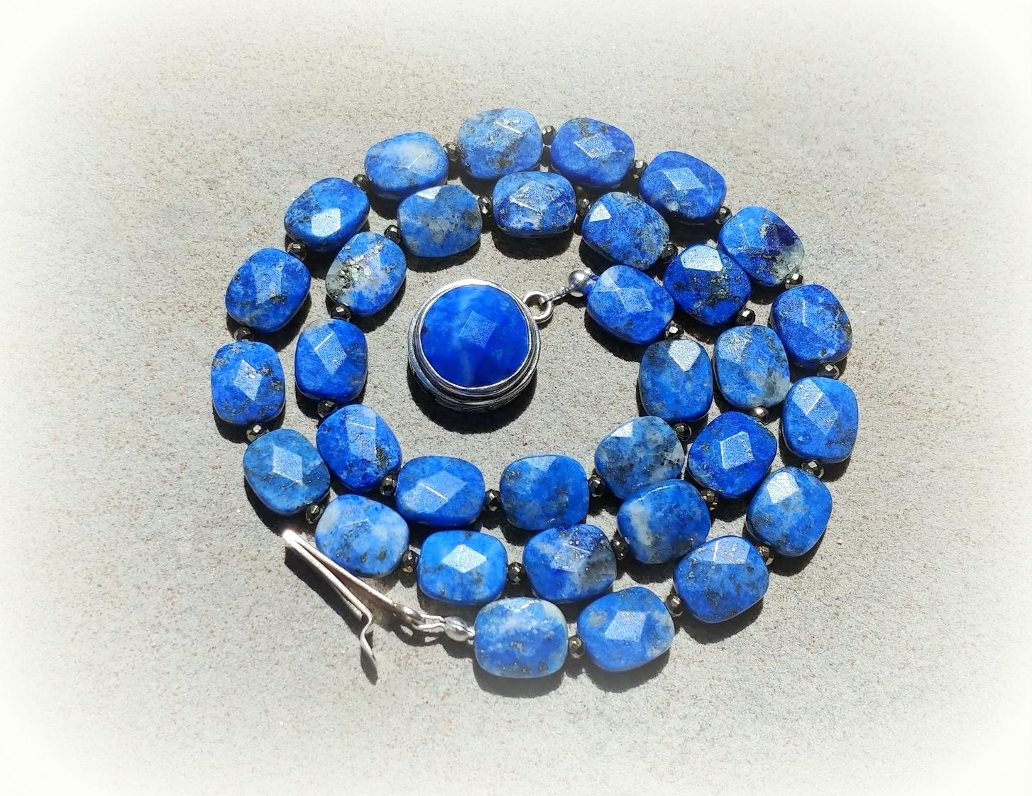 Lapis Lazuli Beaded Necklace For Sale 5