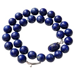 Collar de lapislázuli con cierre de escarabajo de cristal alemán vintage