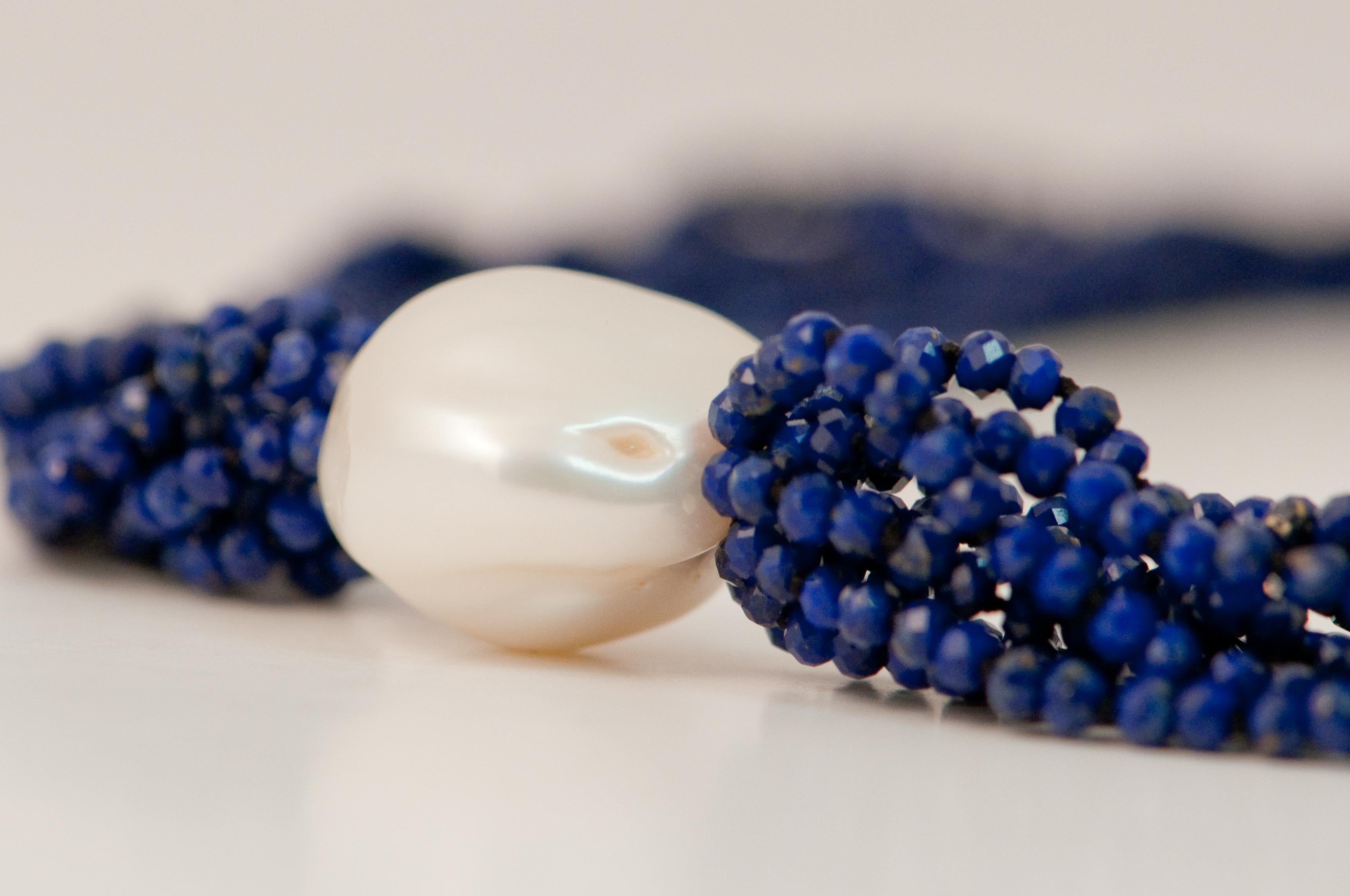 Lapis Lazuli Beaded Necklaces, Baroque Pearl, with Bakelite Claps In New Condition In Vannes, FR