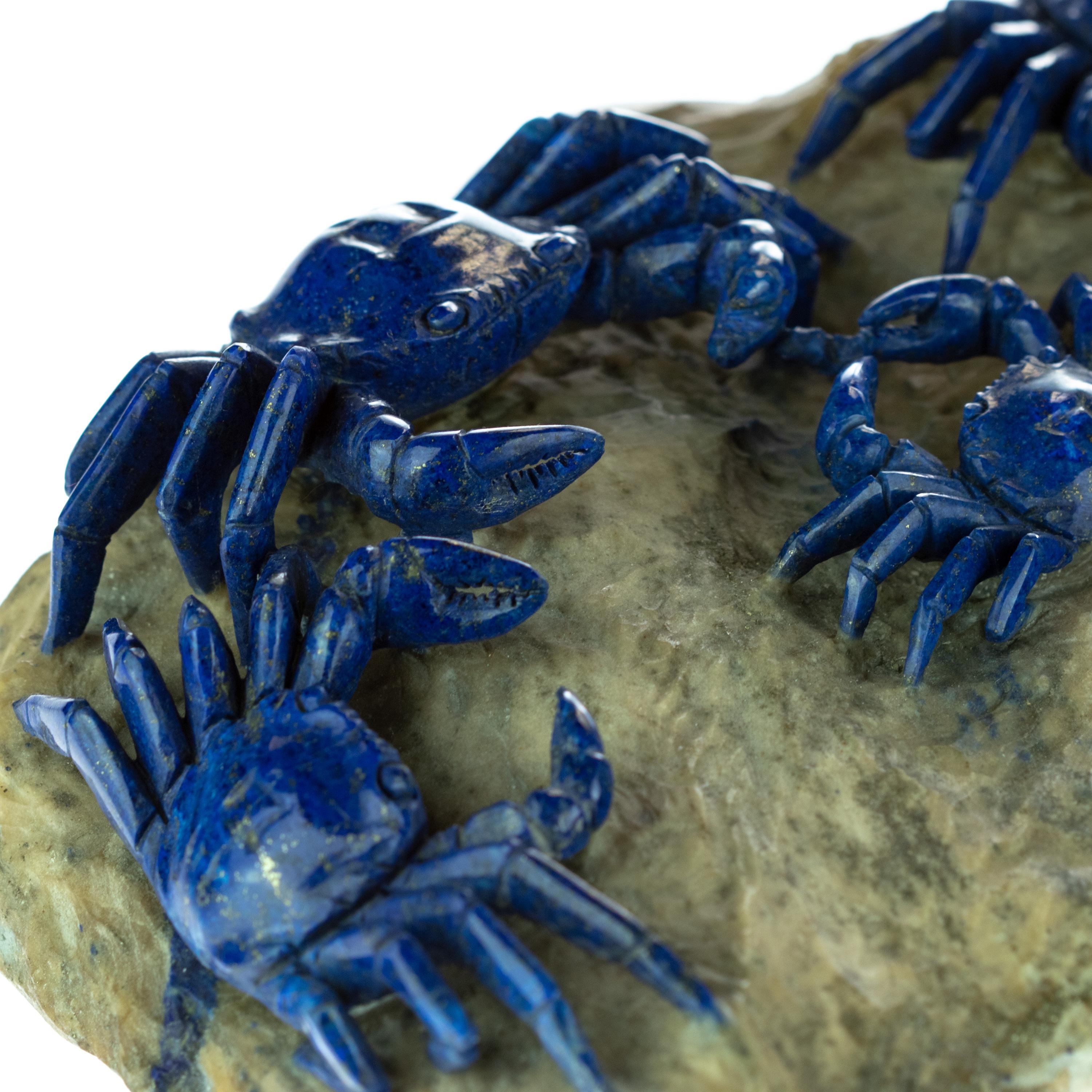 Lapis Lazuli Blue Crab Carved Animal Artisanal Eastern Crabs Statue Sculpture In Excellent Condition In Milano, IT