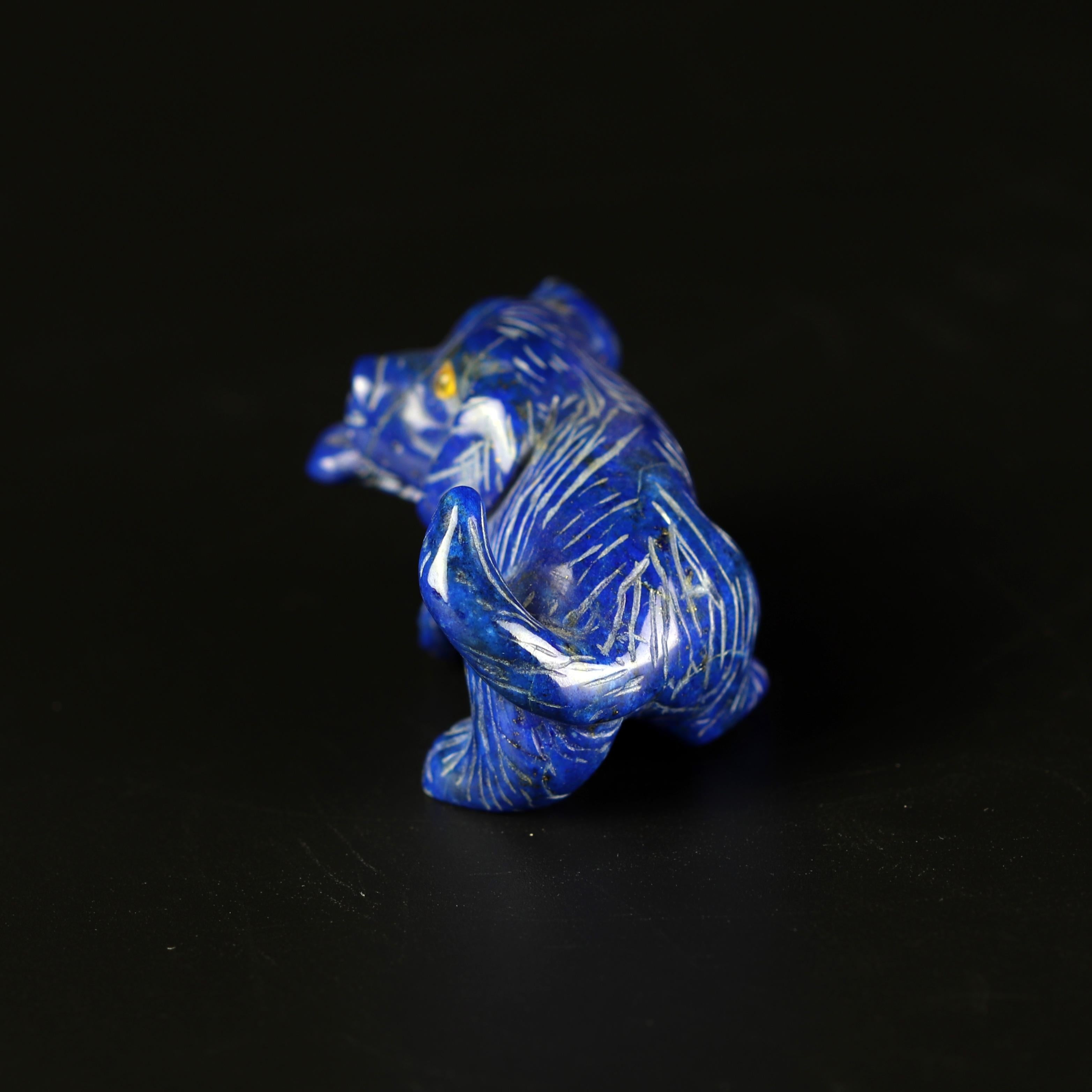 Intagliato a mano Cane blu Lapislazzuli Figurina animale intagliata Statua artigianale Scultura in vendita