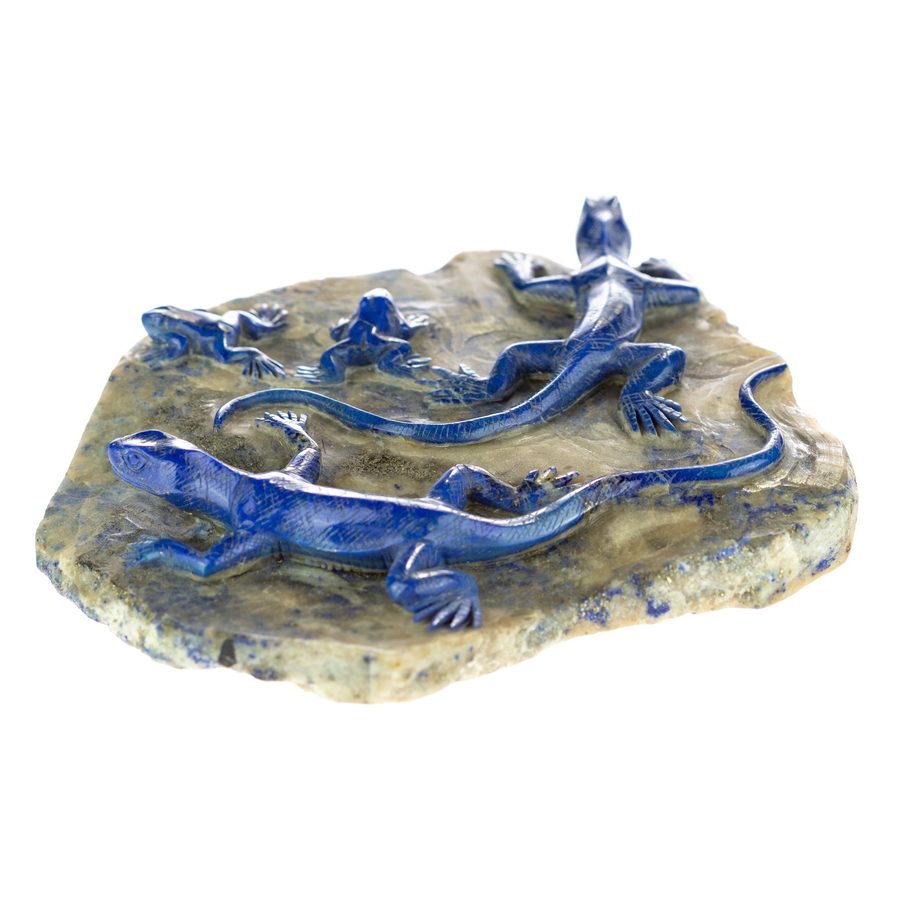 Hong Kong Lapis Lazuli Blue Family of Lizard Carved Animal Artisanal Statue Sculpture For Sale