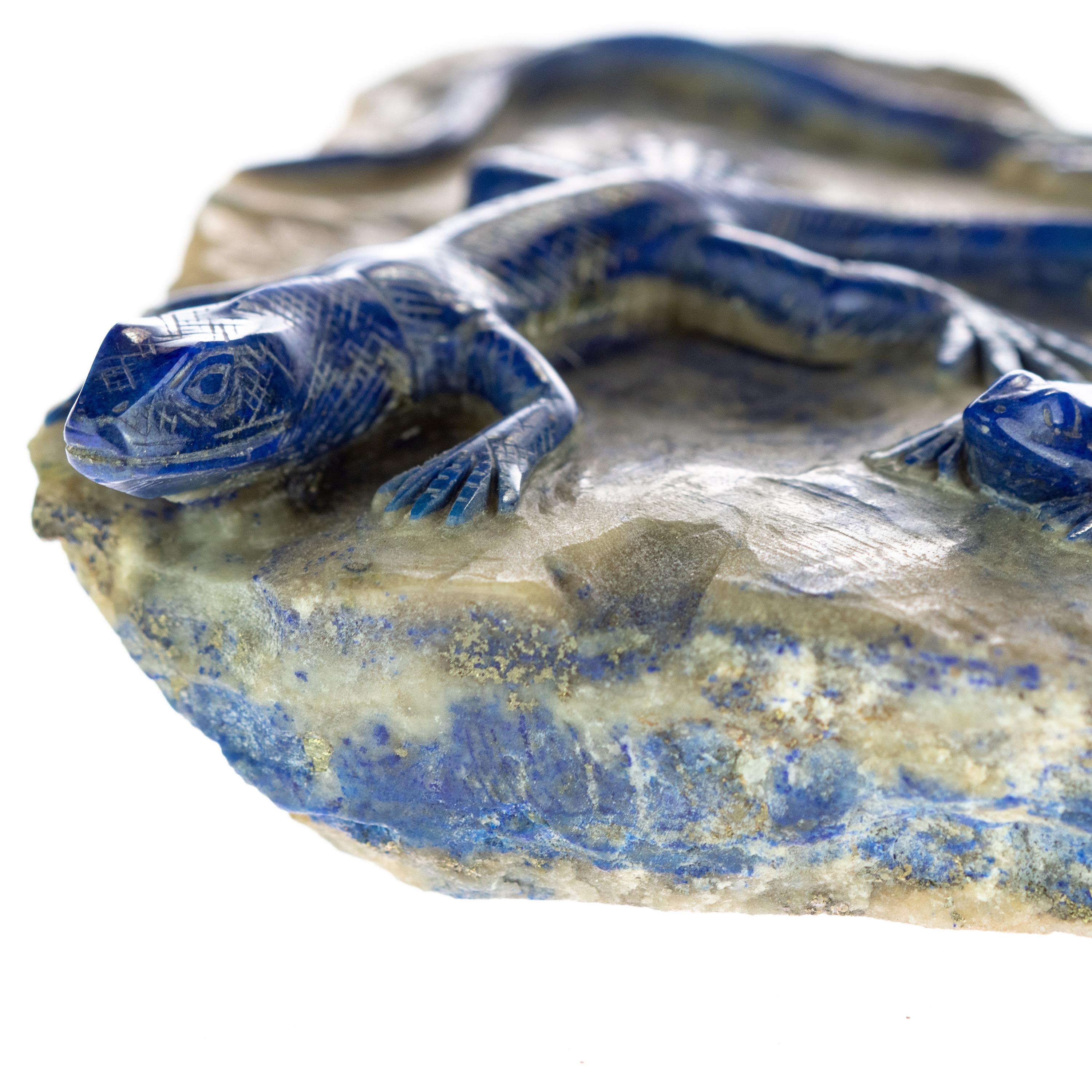 Hand-Carved Lapis Lazuli Blue Family of Lizard Carved Animal Artisanal Statue Sculpture For Sale