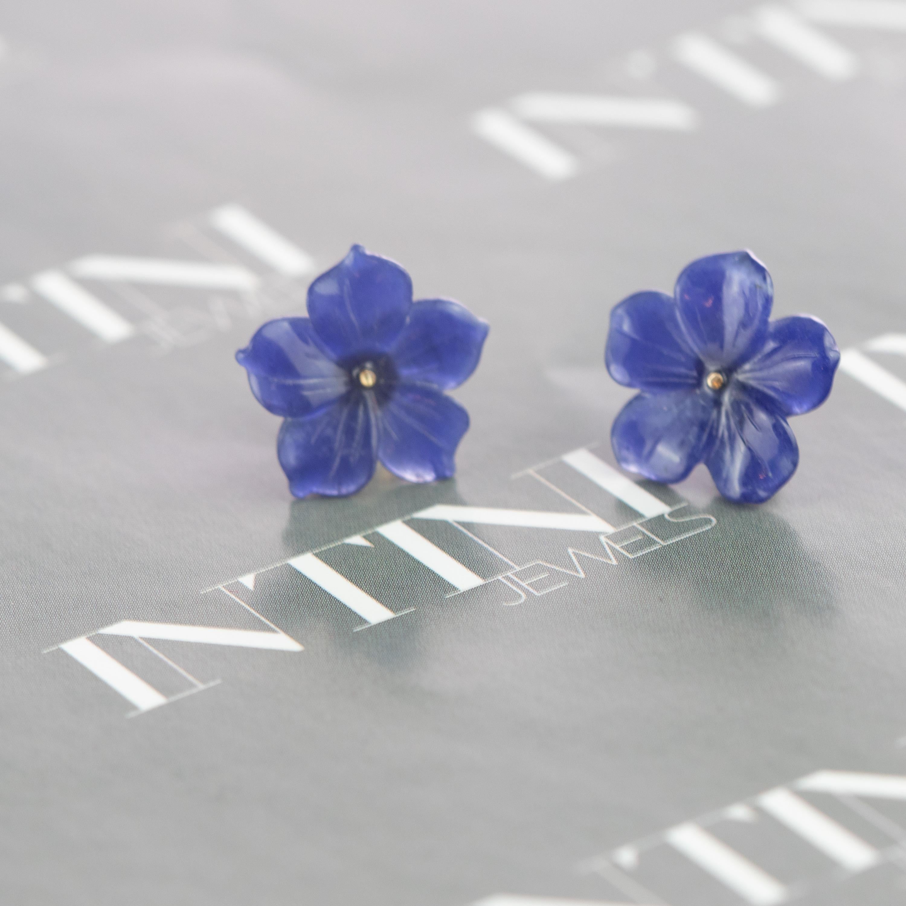 Handgefertigte Ohrstecker aus 18 Karat Gold mit Lapislazuli und blauer Blume, Italien (Arts and Crafts) im Angebot