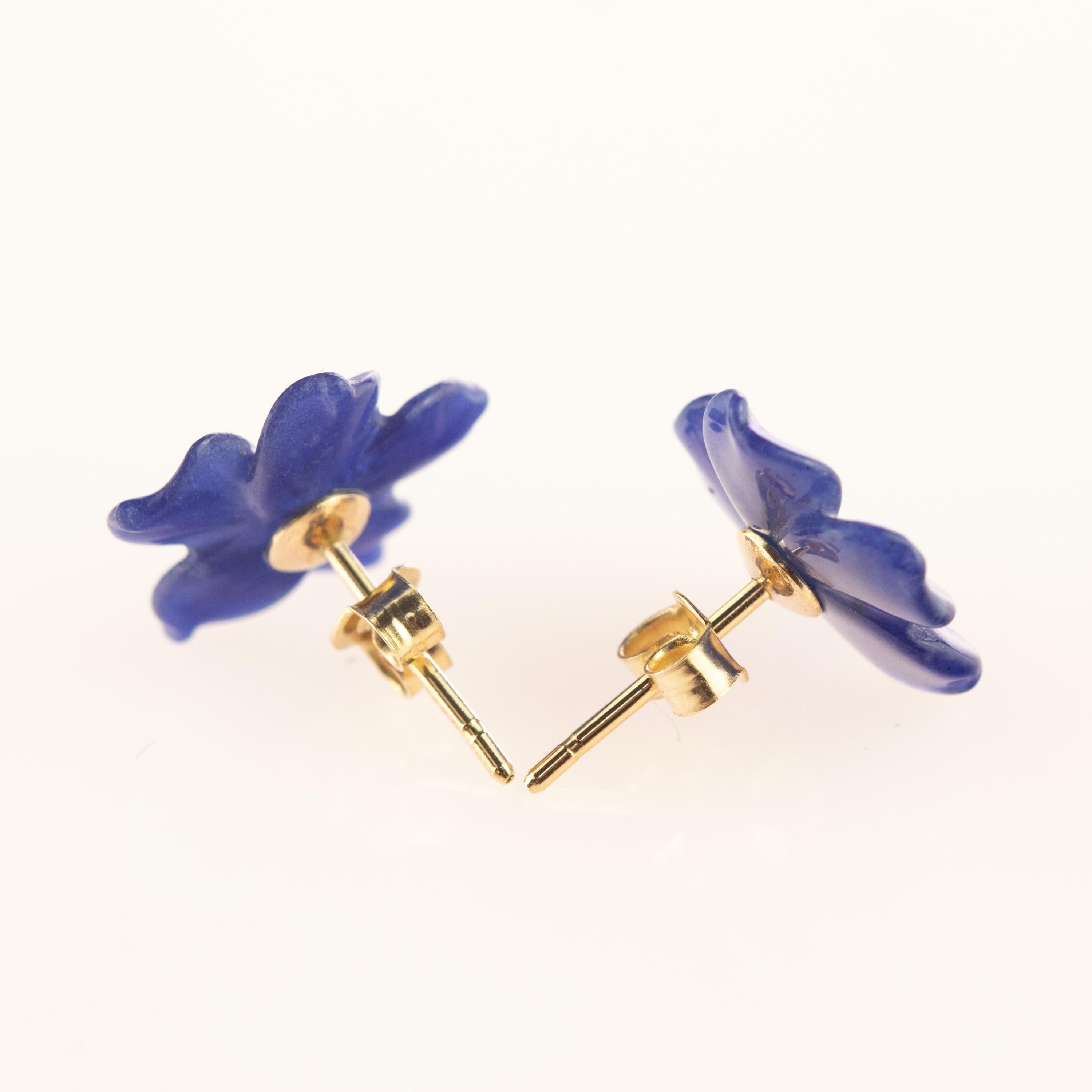 Lapis Lazuli Blue Flower Handmade 14 Karat Gold Italian Stud Handmade Earrings In New Condition For Sale In Milano, IT