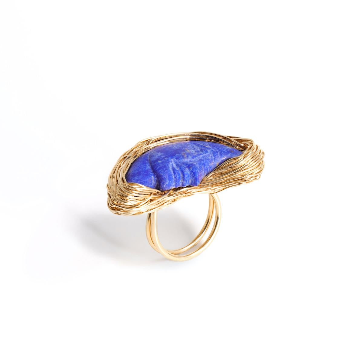 Lapis Lazuli Moon one-off ring in 14 kt Gold Filled by the Artist In New Condition For Sale In Engelberg, CH