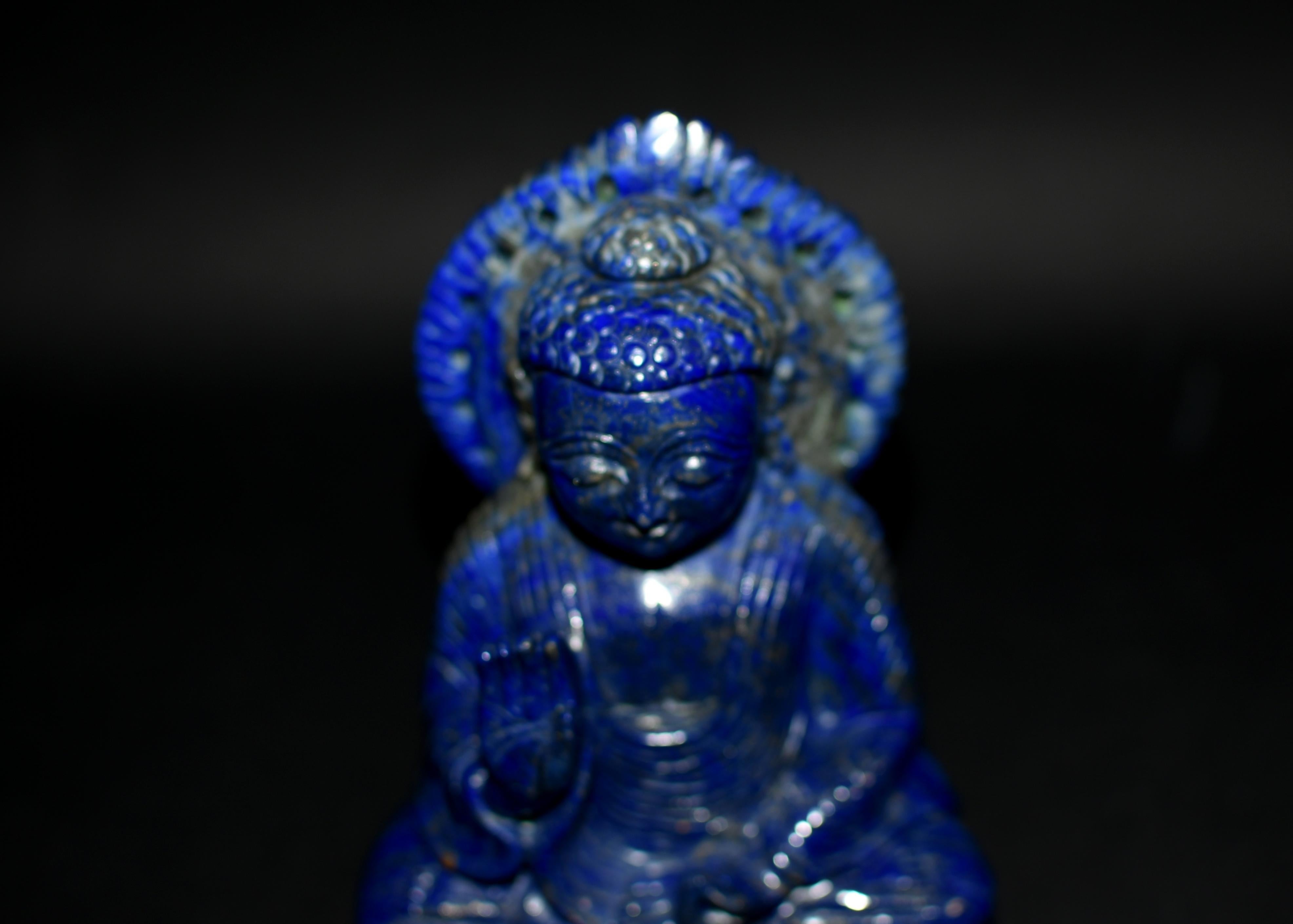 Lapis Lazuli Buddha Statue Hand Carved 6 lbs For Sale 10