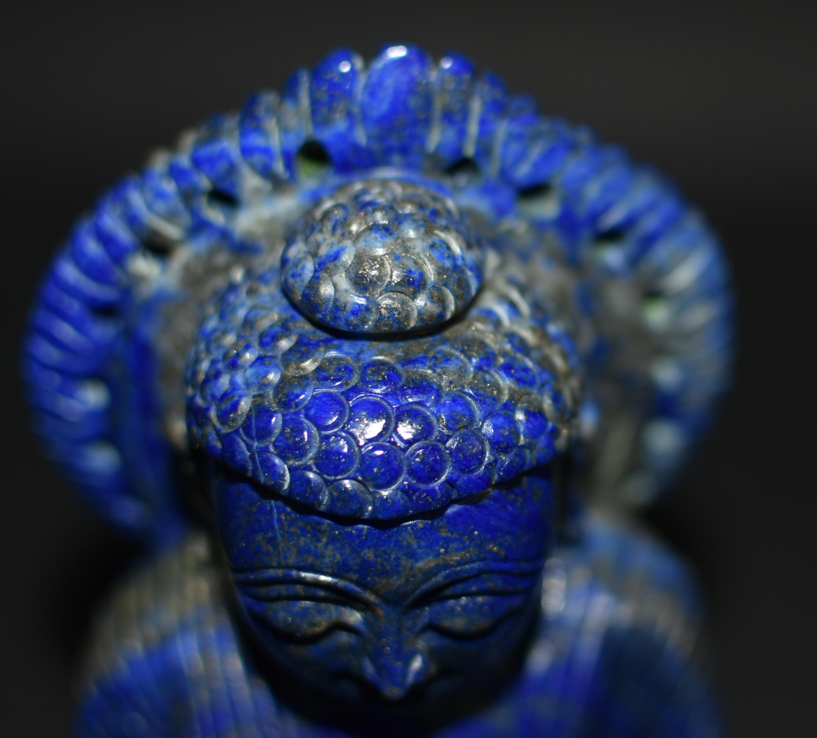 Lapis Lazuli Buddha Statue Hand Carved 6 lbs For Sale 14