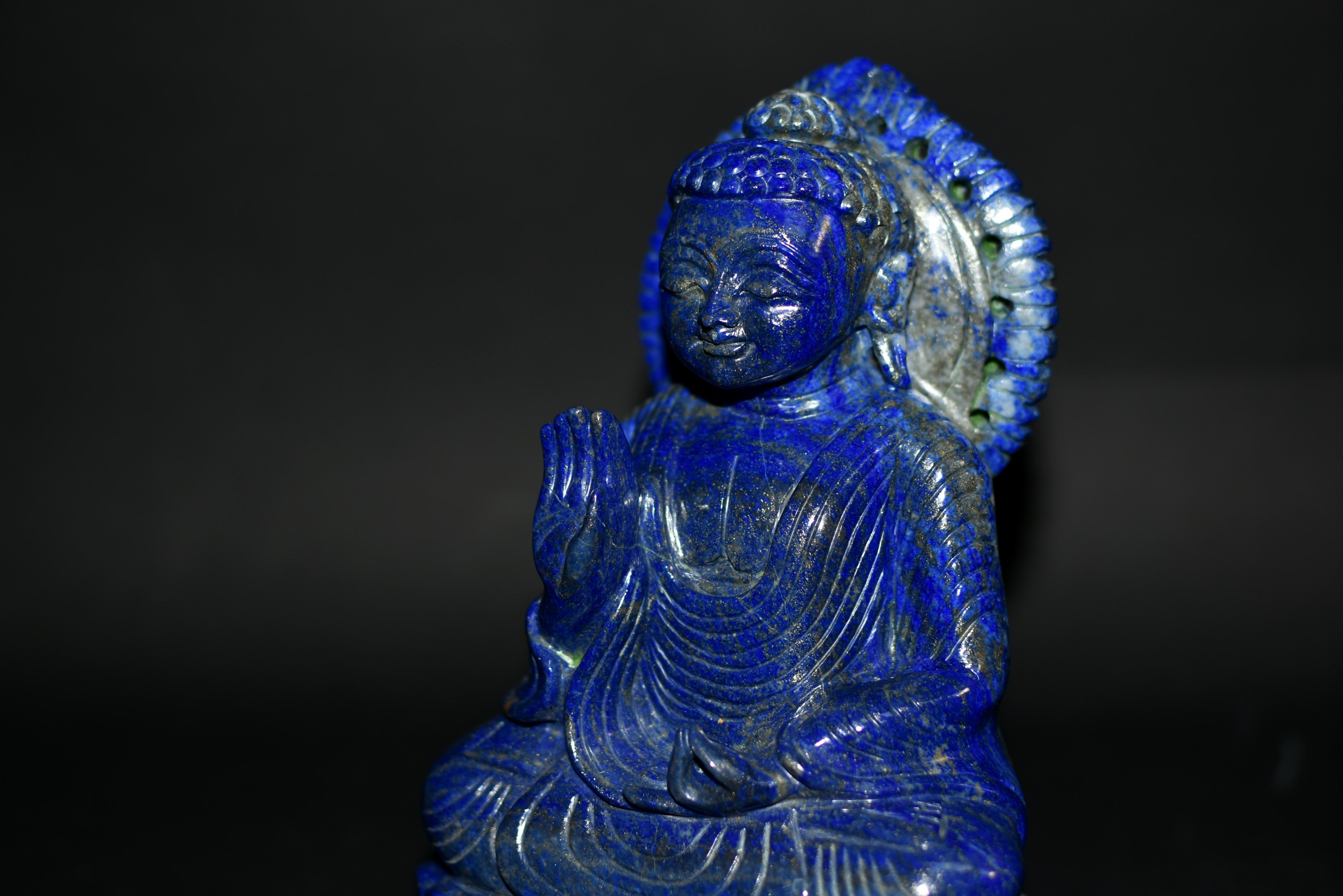20th Century Lapis Lazuli Buddha Statue Hand Carved 6 lbs For Sale