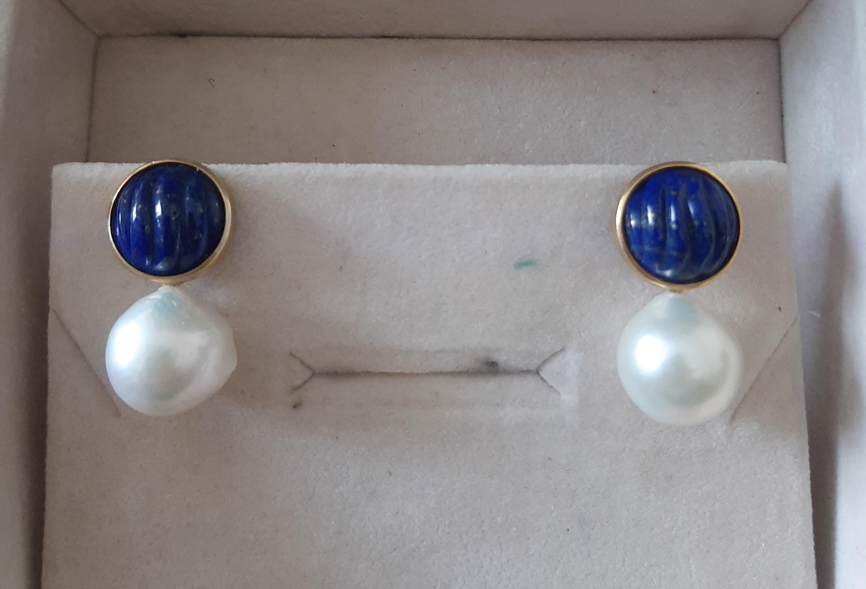 Boucles d'oreilles en Lapis Lazuli et Perles Baroques Blanches 14k en or massif en vente 2