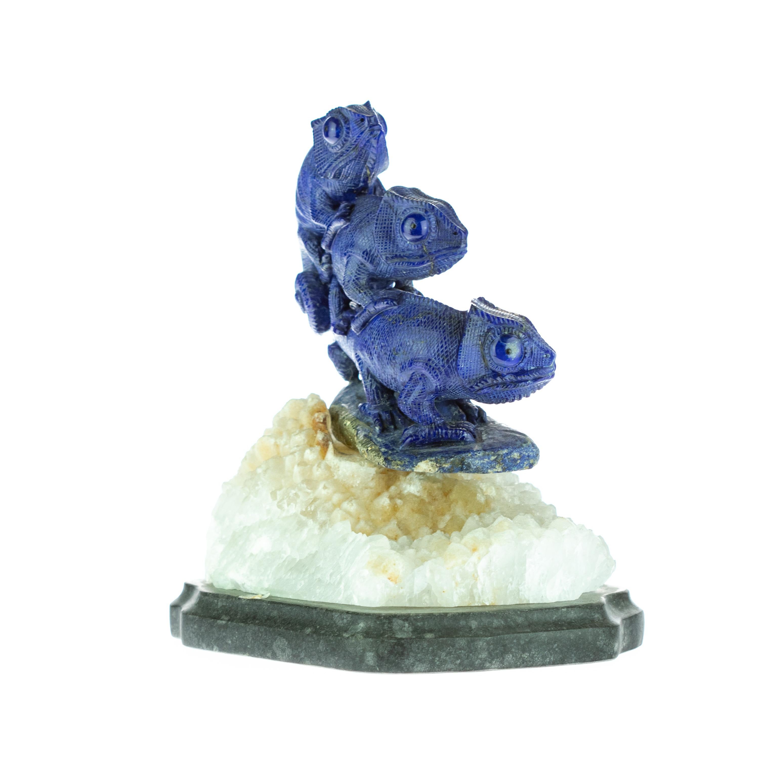 Hand-Carved Lapis Lazuli Chameleon Figurine Carved Asian Artisan Animal Statue Sculpture For Sale