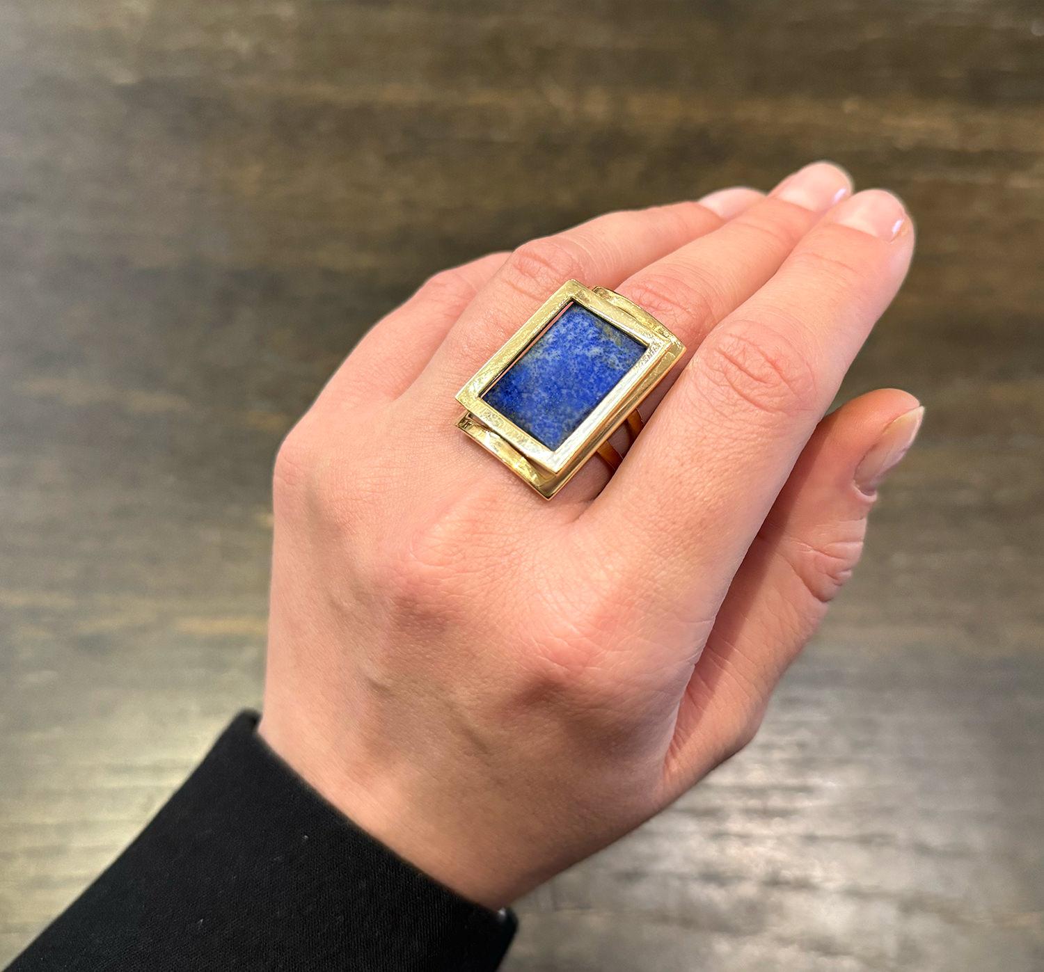 Art Deco Lapis Lazuli Cocktail Ring 14k Yellow Gold 1970’s  For Sale