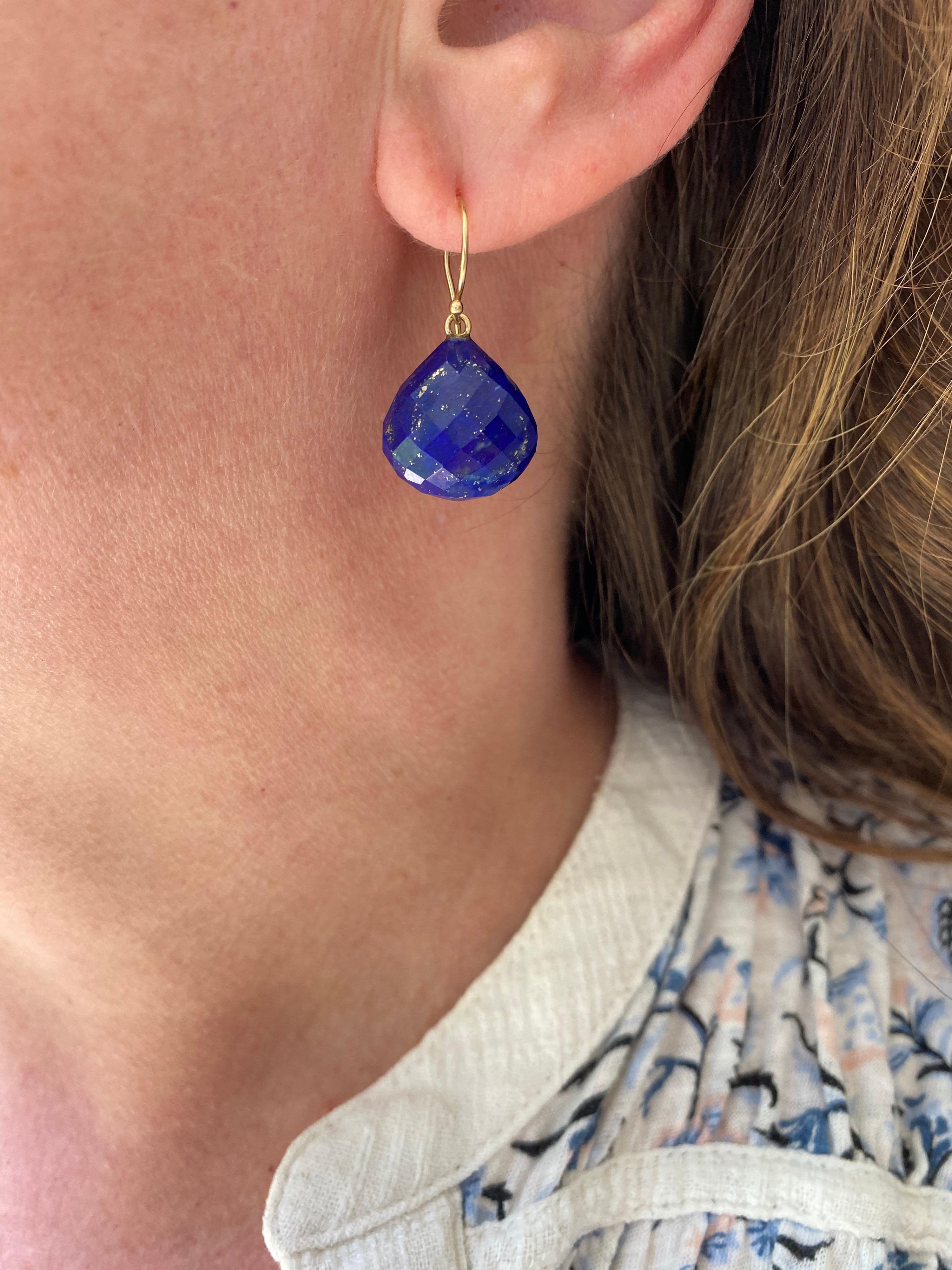 Contemporary Lapis Lazuli Dangle Earrings in 14 Karat Yellow Gold For Sale