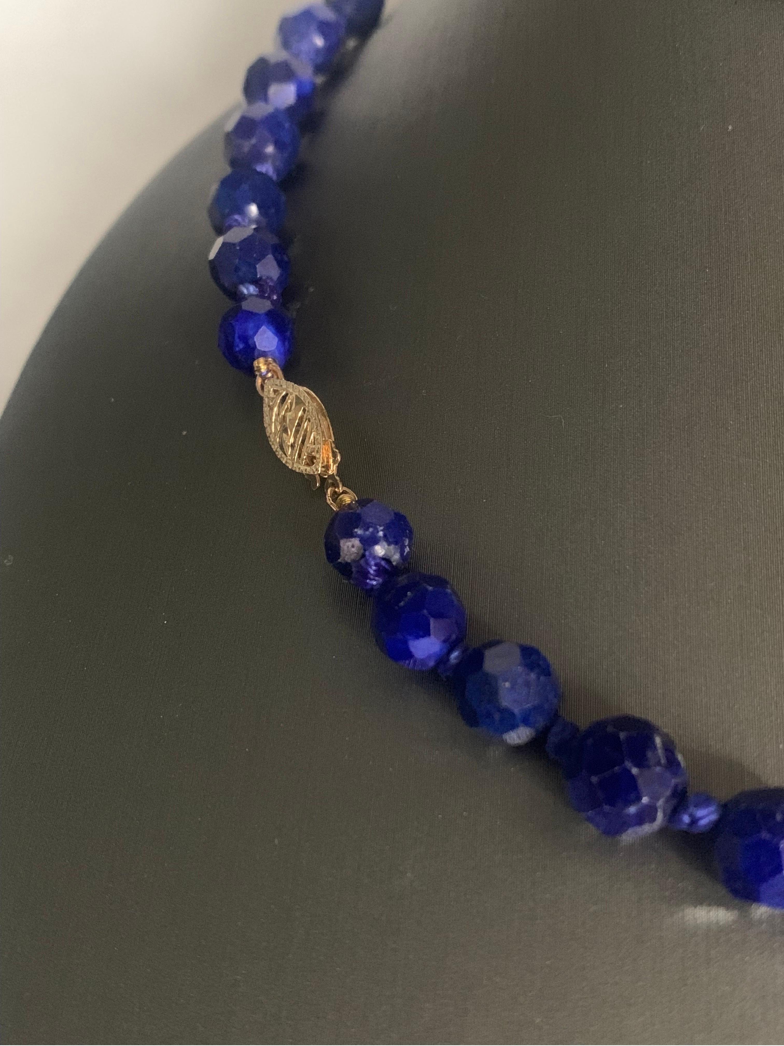 Contemporary Lapis Lazuli Diamond Cut Strand Necklace with Yellow Gold Clasp For Sale
