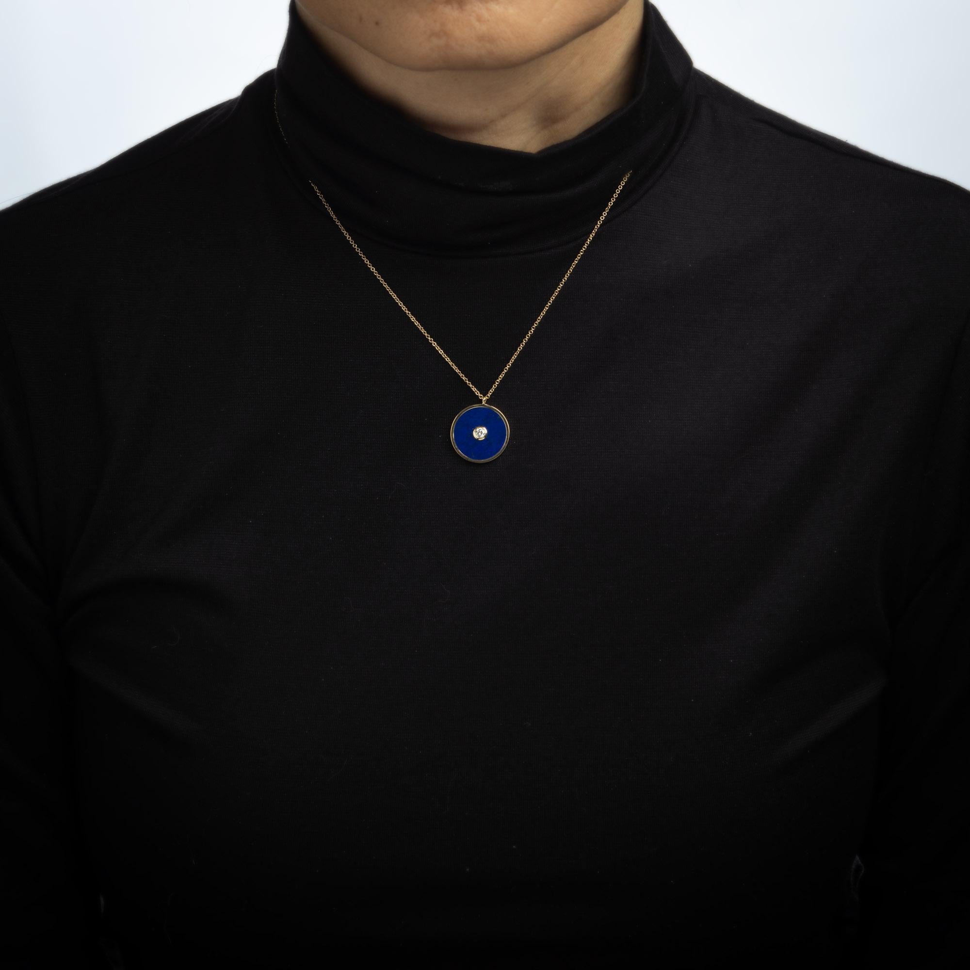 Lapislazuli-Diamant-Anhänger rund Estate 14 Karat Gelbgold Kette (Moderne)