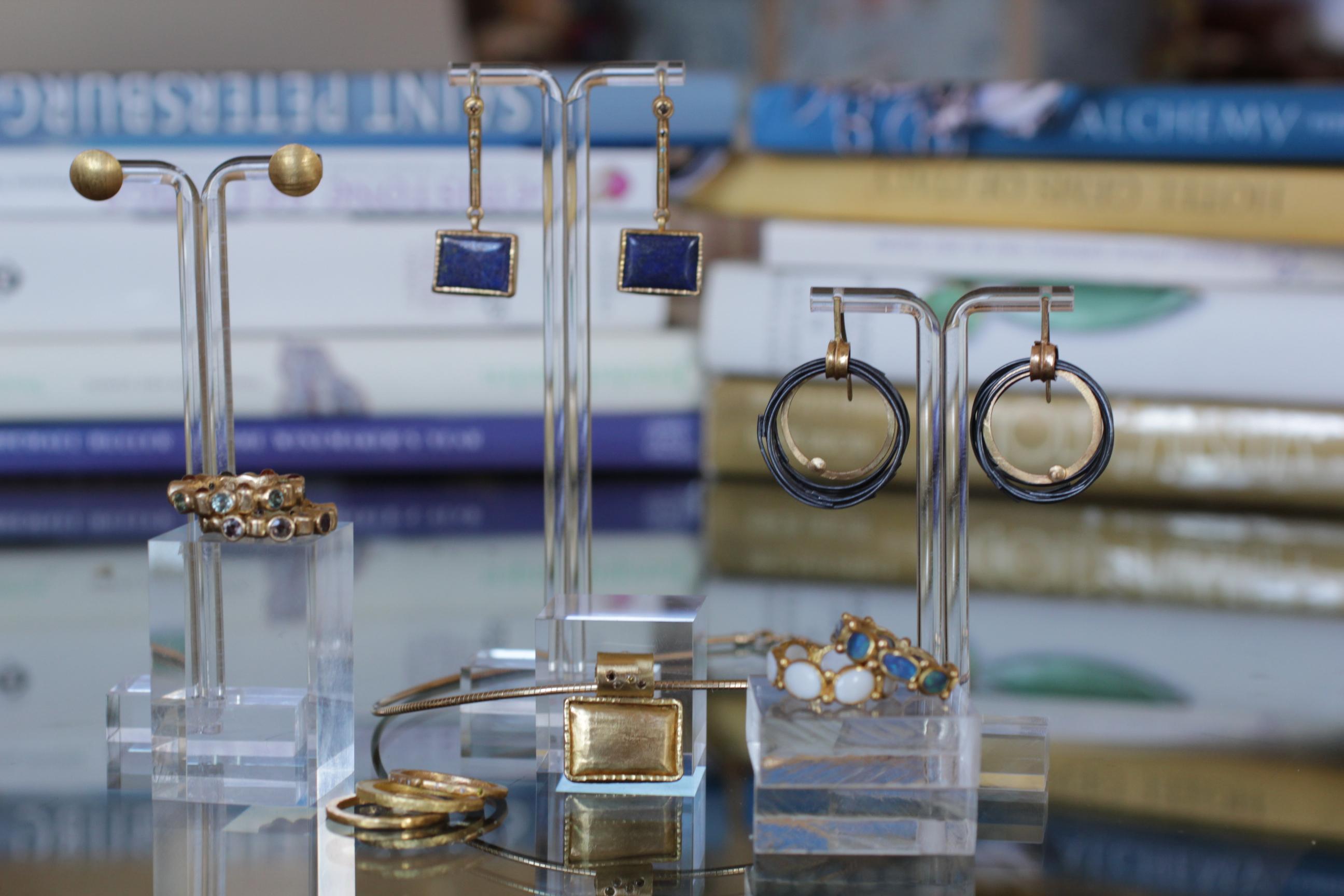 Lapis Lazuli Diamond Solid 22 Karat Gold Dangle Drop Contemporary Earrings For Sale 5