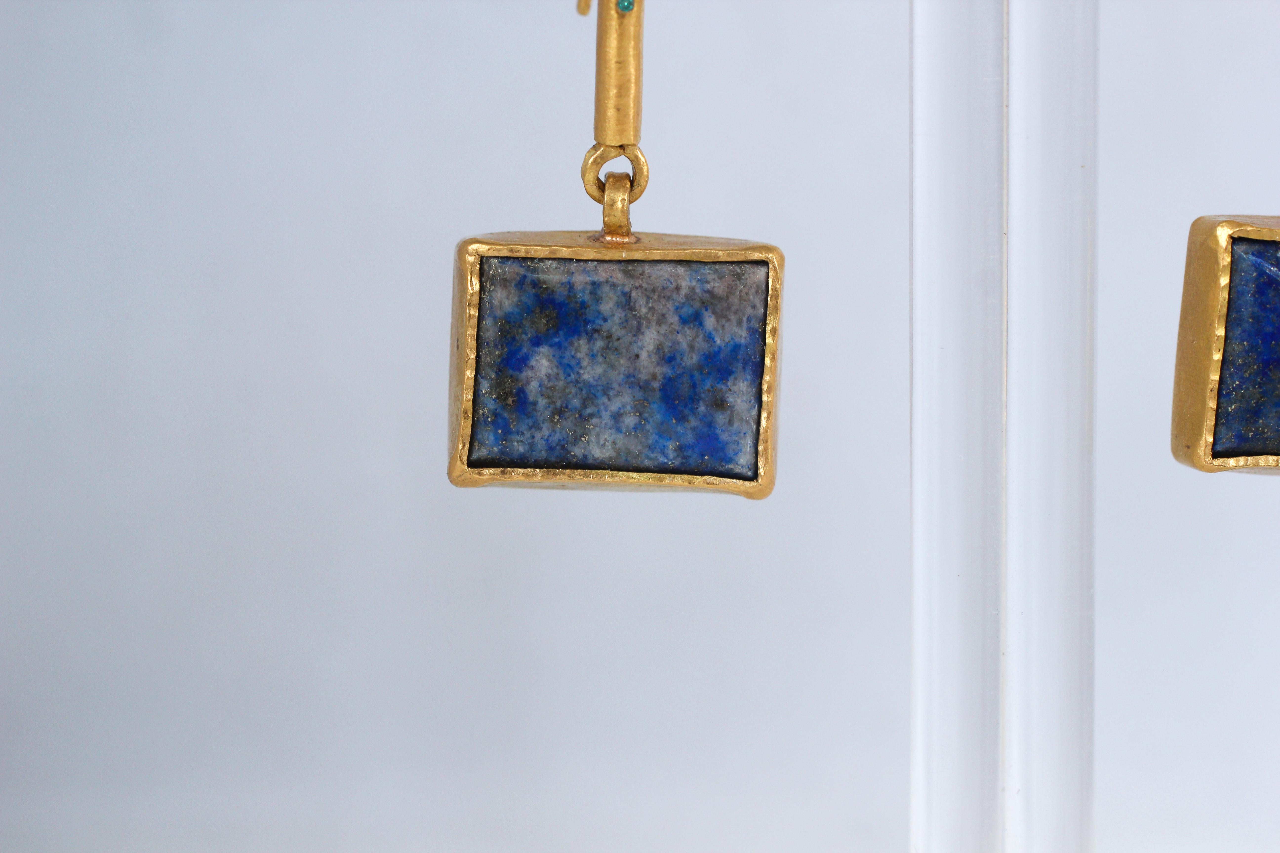 Lapislazuli-Diamant-Ohrringe aus massivem 22-karätigem Gold Contemporary Dangle Earrings (Baguetteschliff) im Angebot