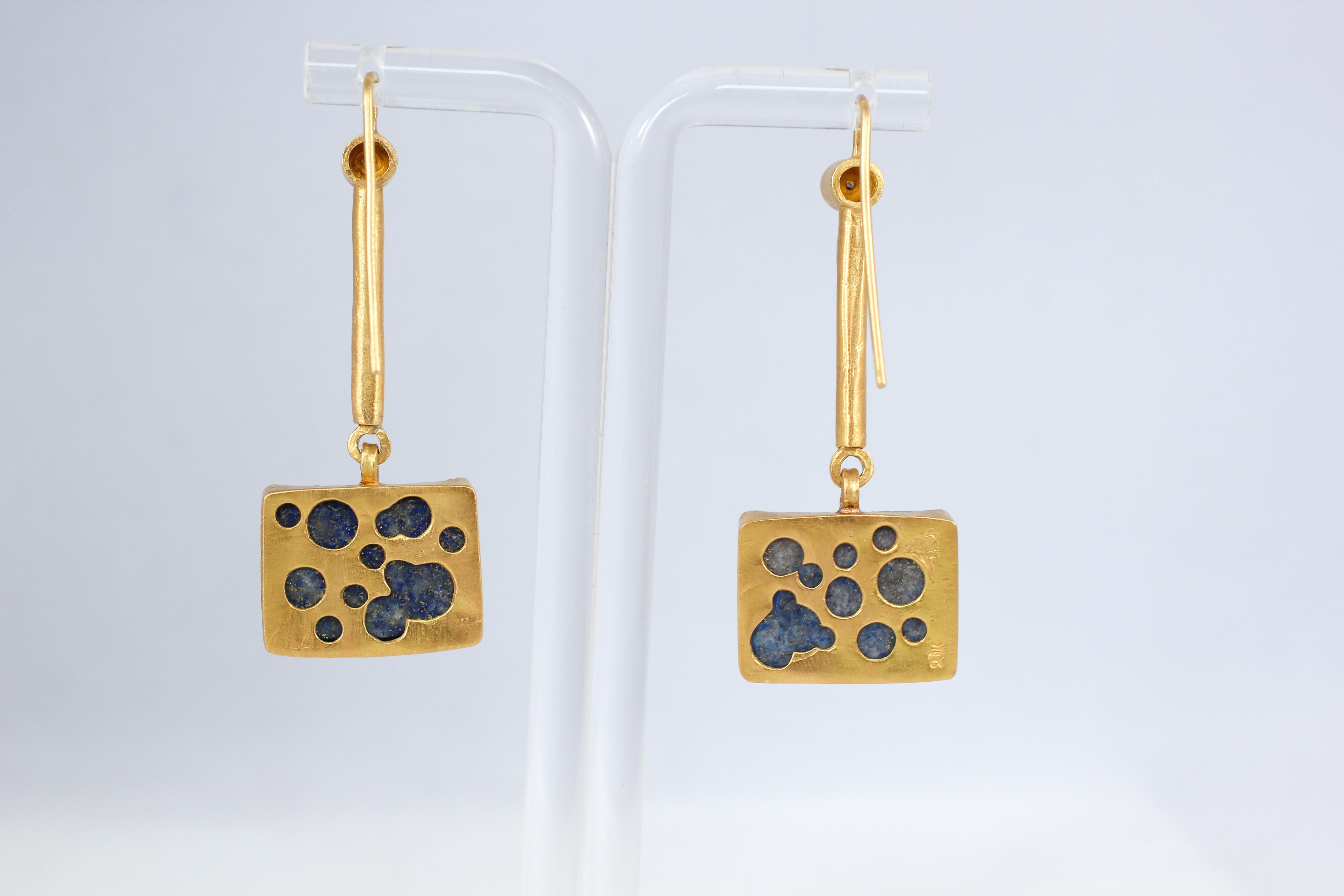 Lapislazuli-Diamant-Ohrringe aus massivem 22-karätigem Gold Contemporary Dangle Earrings im Angebot 3