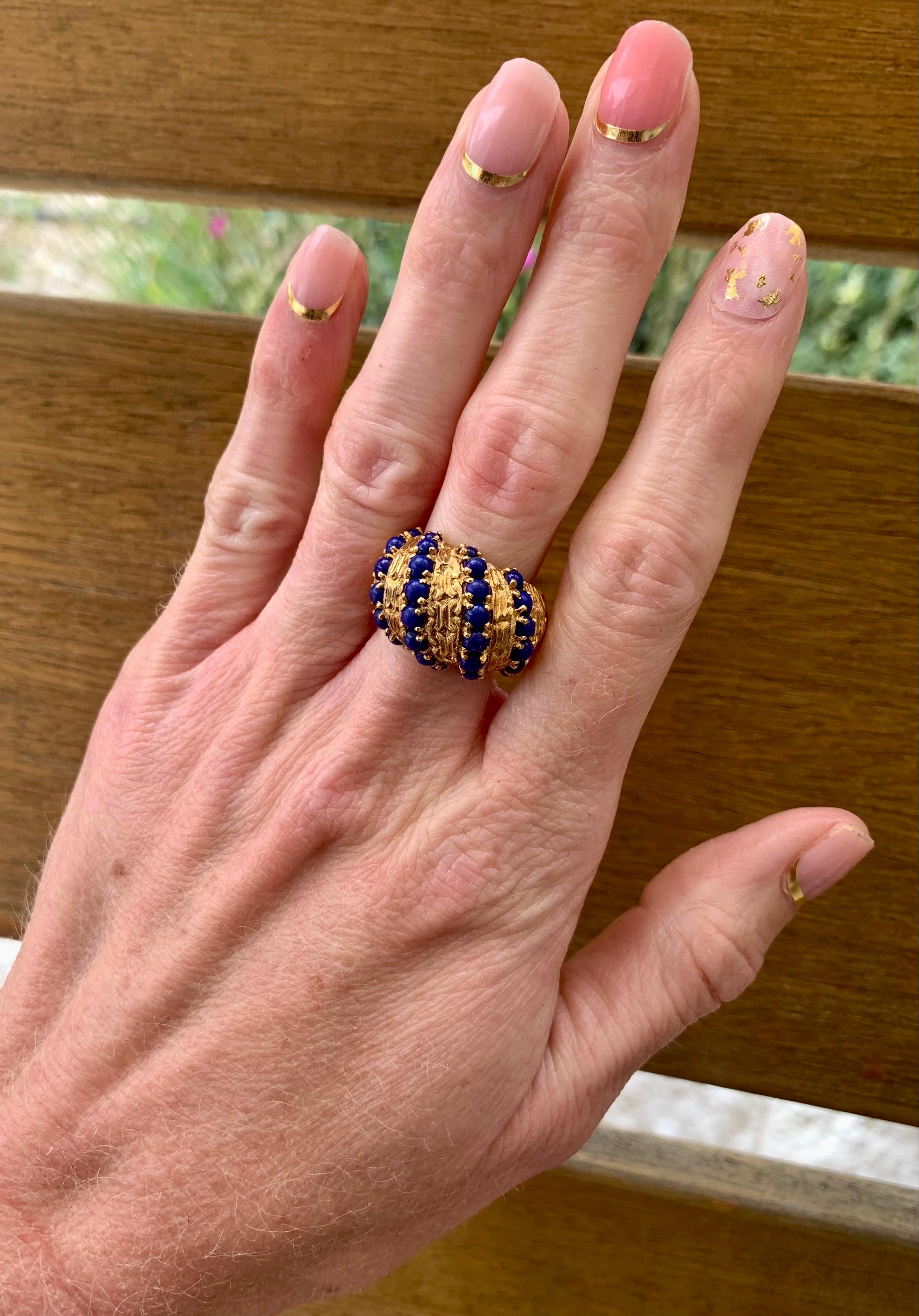 Lapis Lazuli Dome 18K Yellow Gold Ring, circa 1970s For Sale 2
