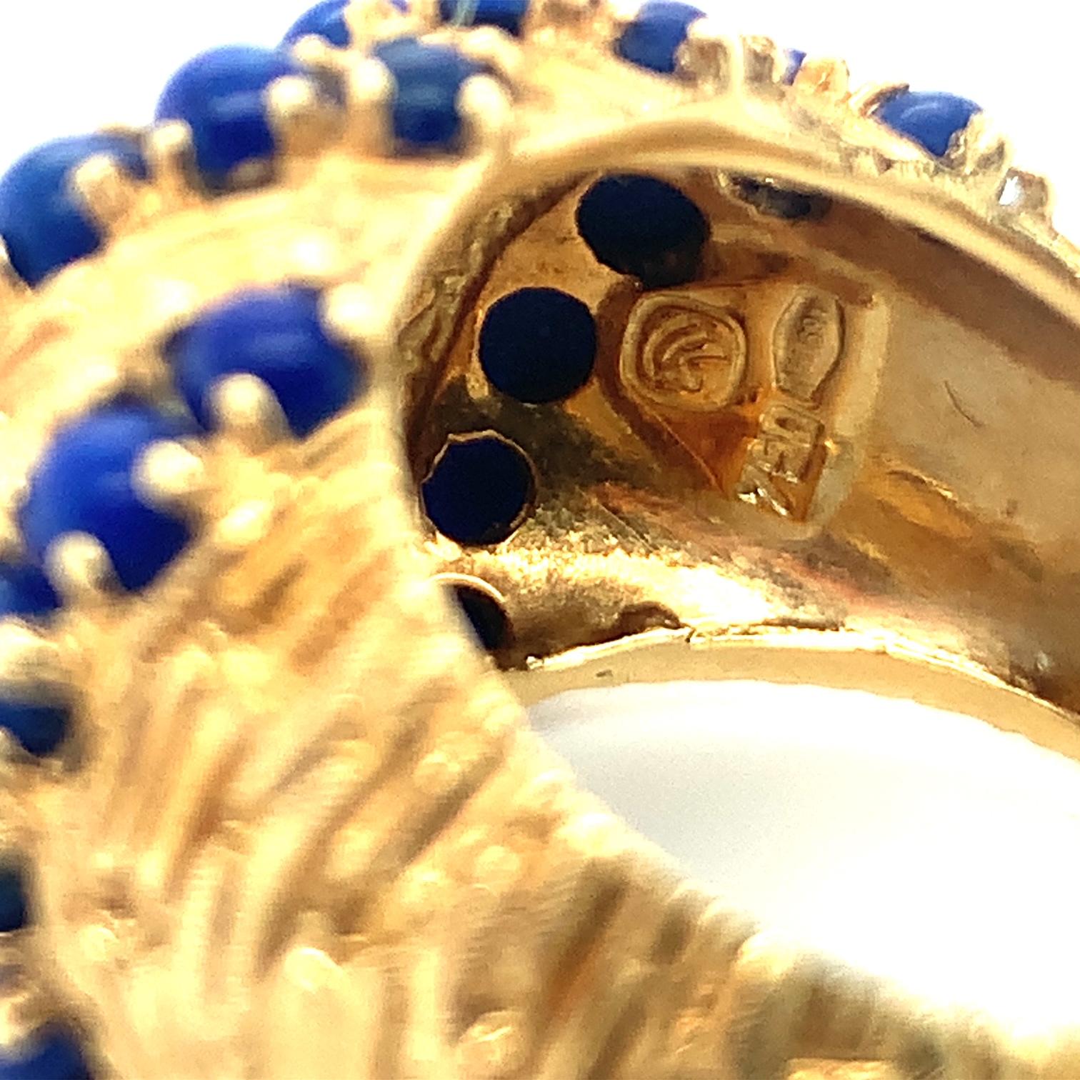 Lapis Lazuli Dome 18K Yellow Gold Ring, circa 1970s For Sale 1