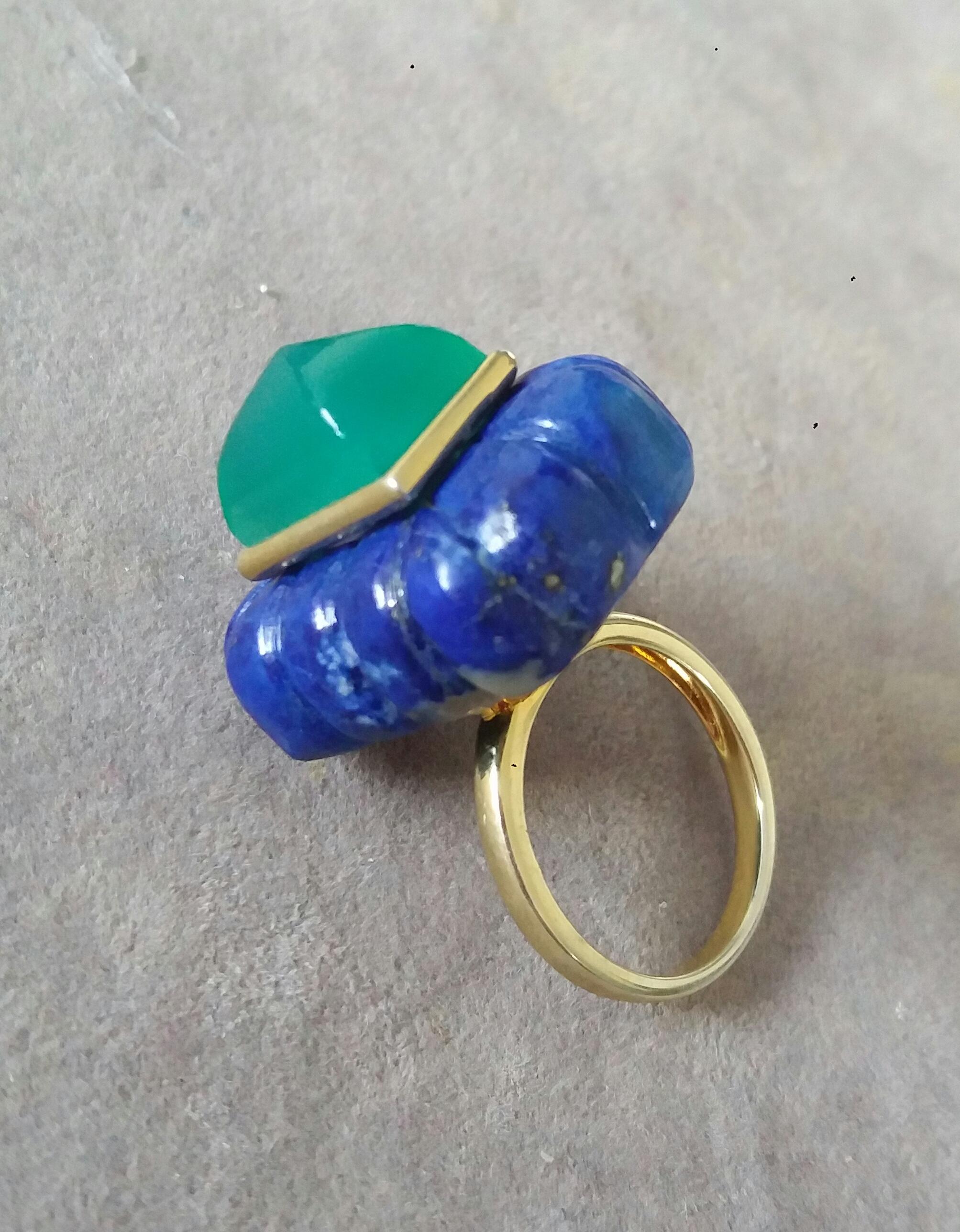 Bague pyramide de forme rectangulaire gravée en lapis-lazuli et or jaune 14 carats en vente 5