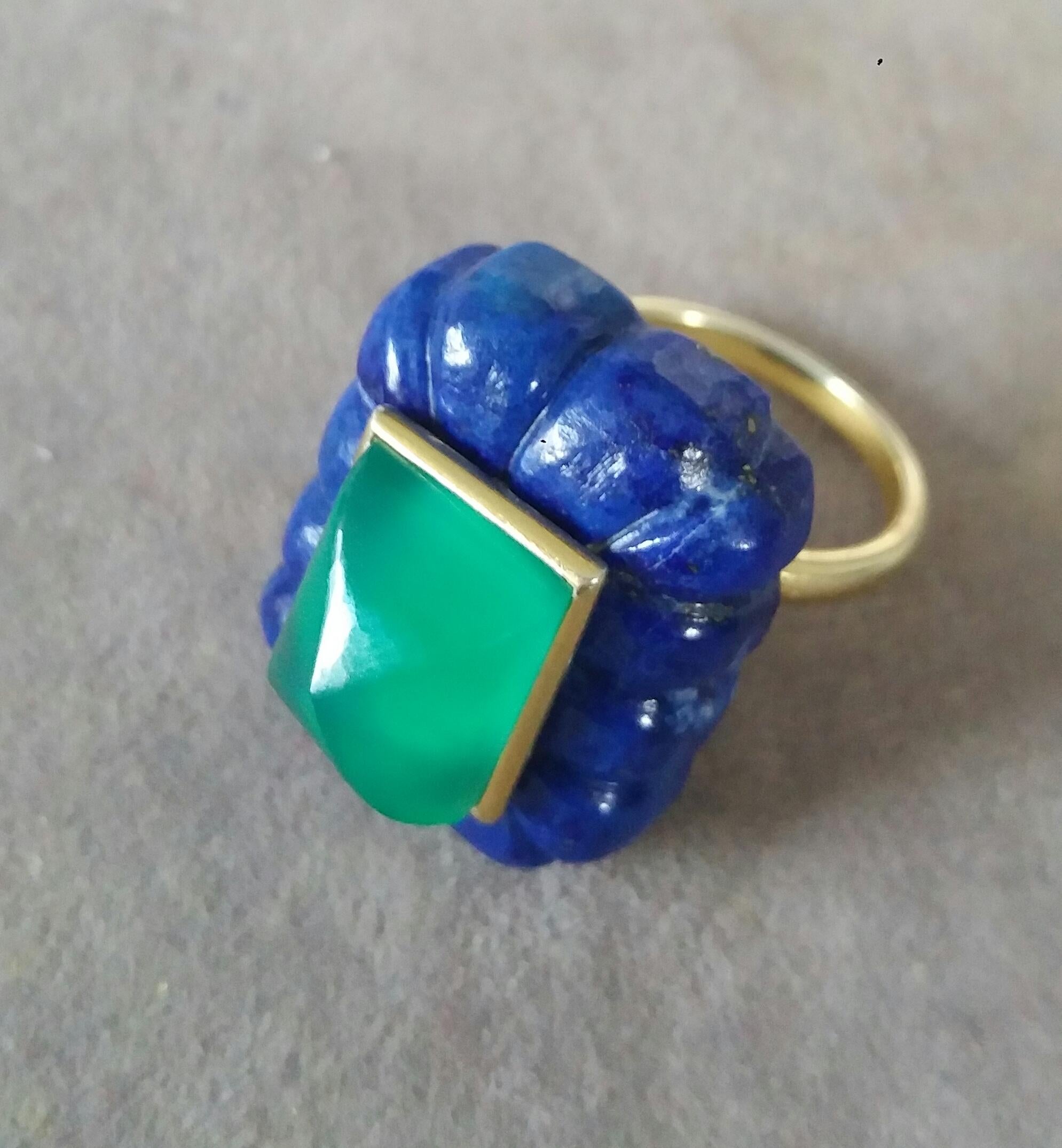 Bague pyramide de forme rectangulaire gravée en lapis-lazuli et or jaune 14 carats en vente 6