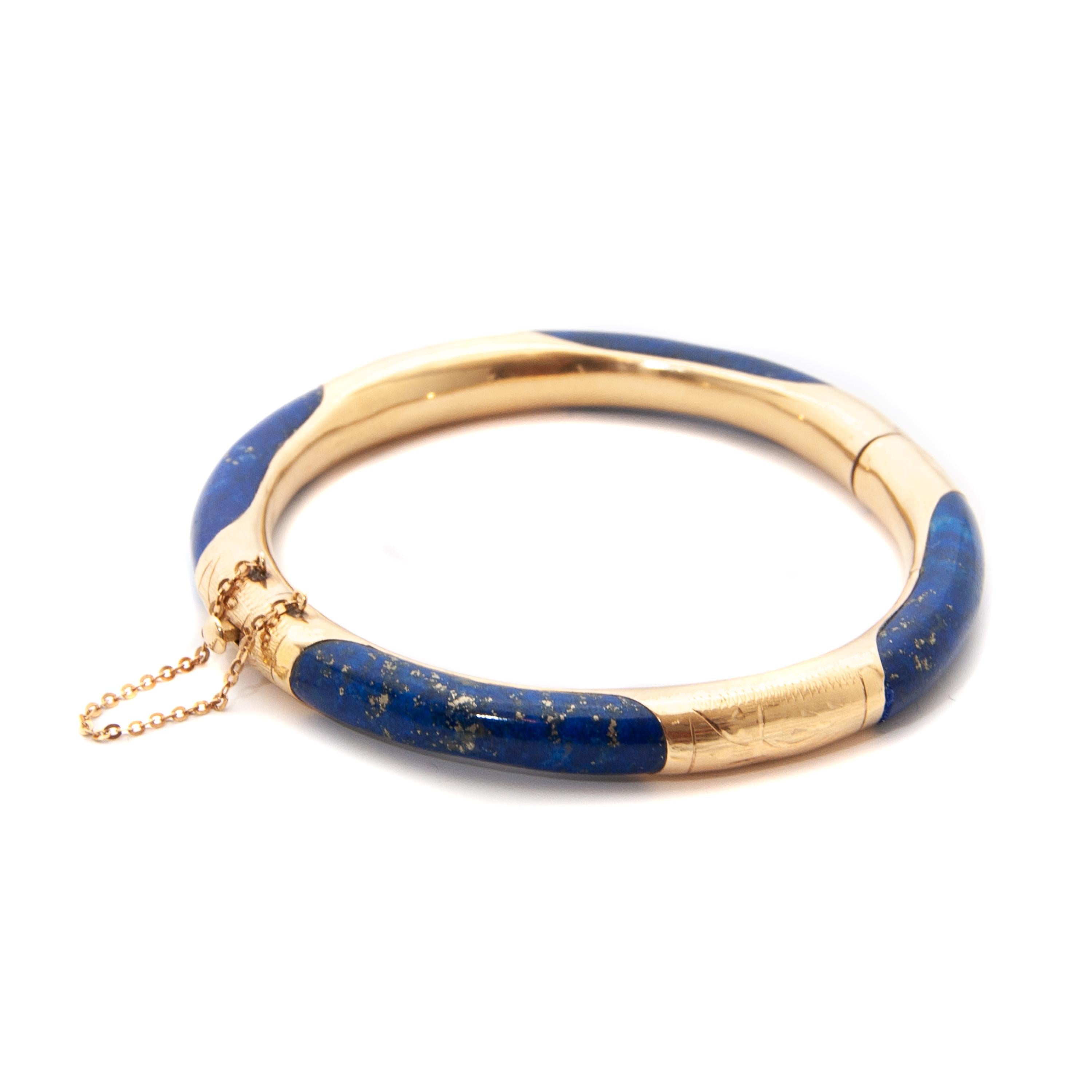 Lapis Lazuli Etched 14 Karat Gold Bangle Bracelet In Good Condition In Rotterdam, NL
