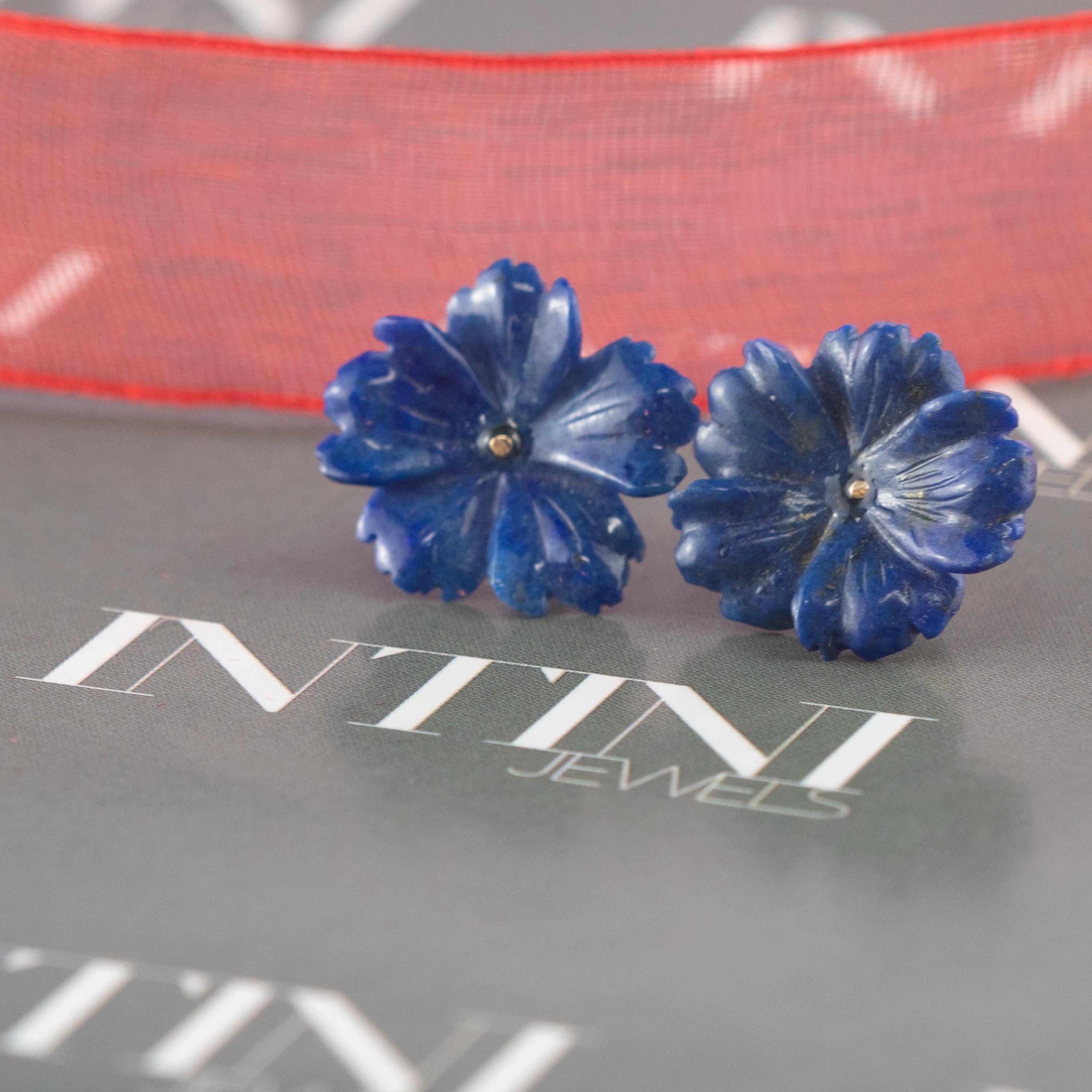 Artisan Lapis Lazuli Flower Handmade 18 Karat Gold Italian Carved Stud Blue Earrings