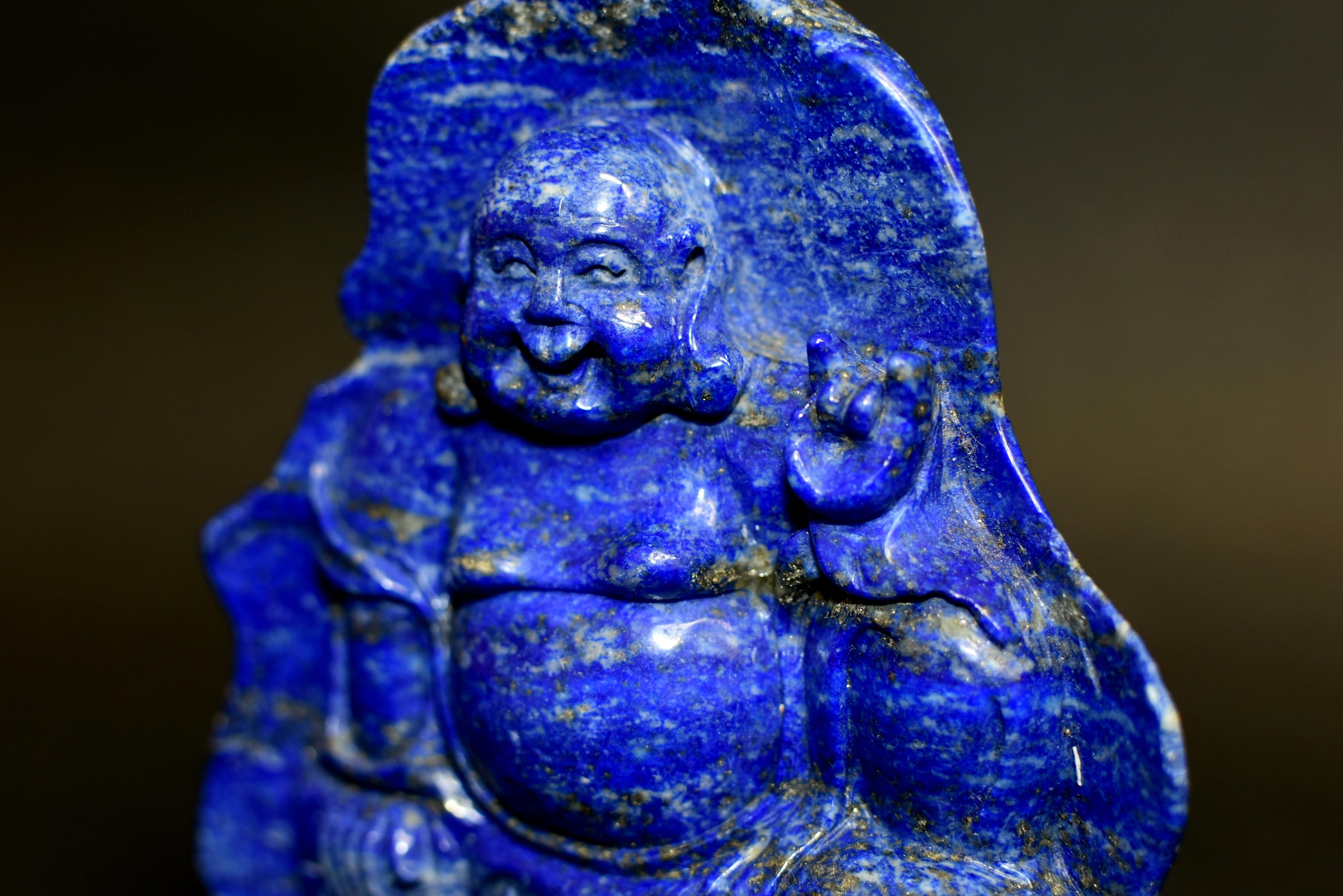 Happy Buddha-Statue aus Lapislazuli im Angebot 2