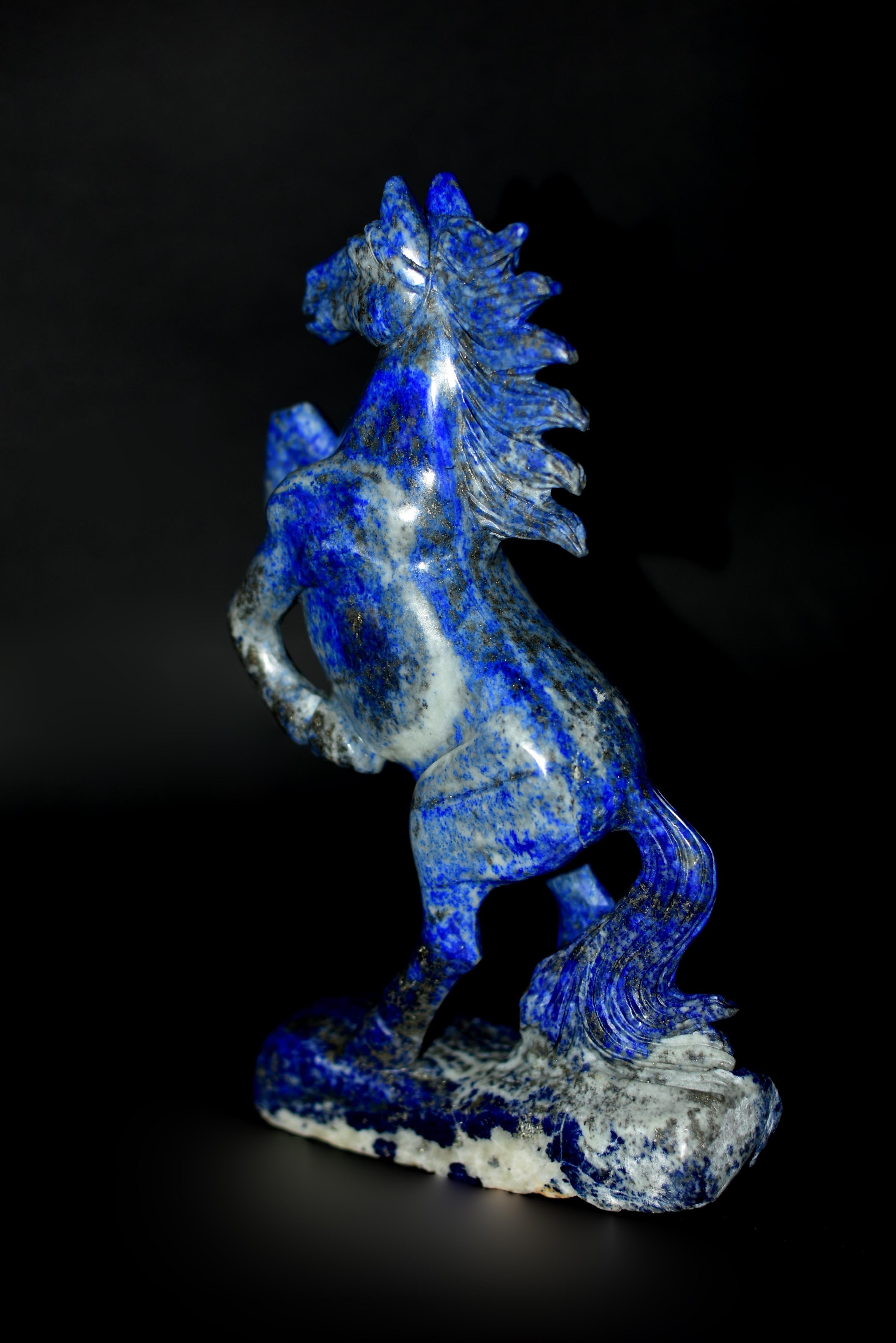 Statue de cheval en lapis-lazuli en vente 4