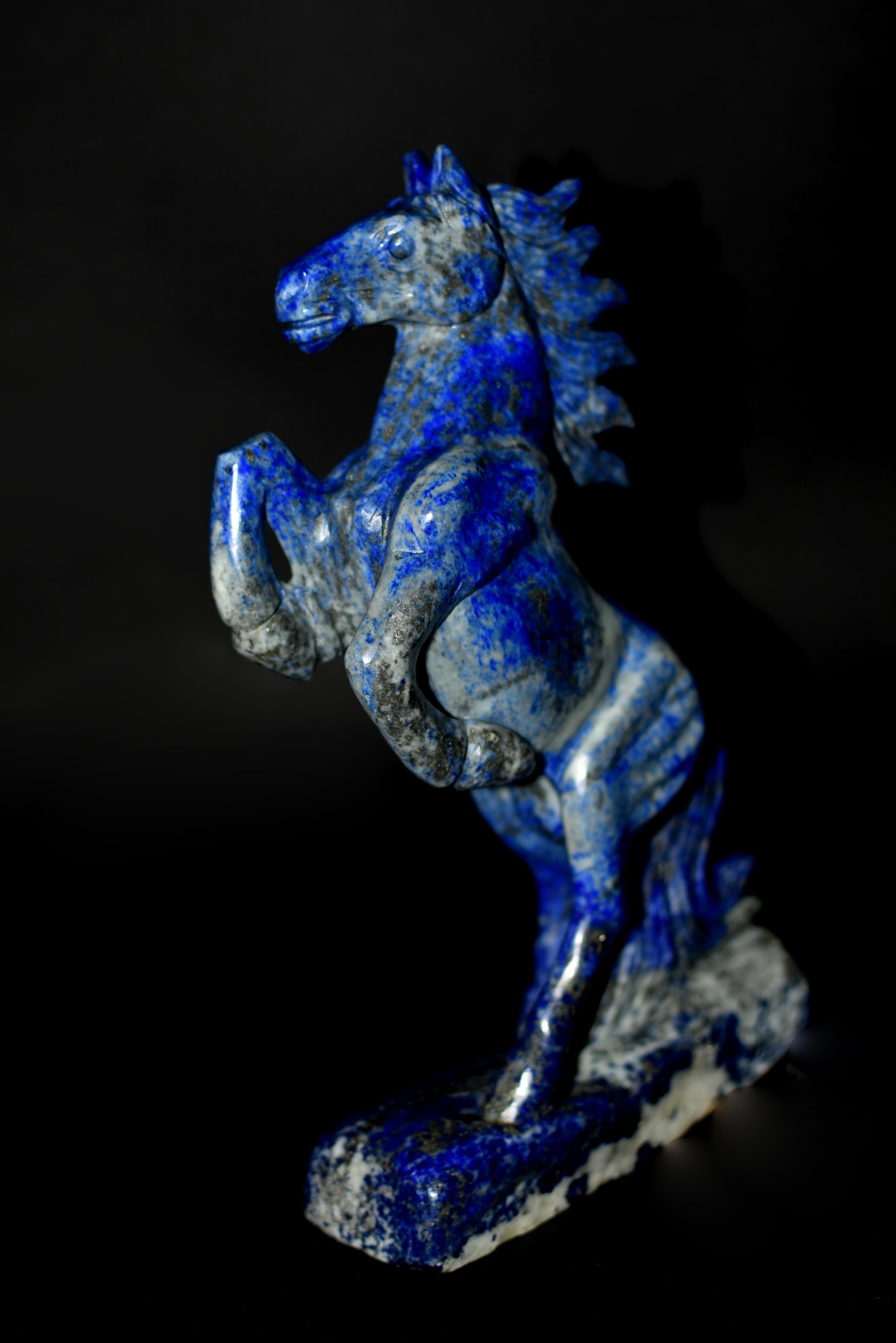 Statue de cheval en lapis-lazuli en vente 7