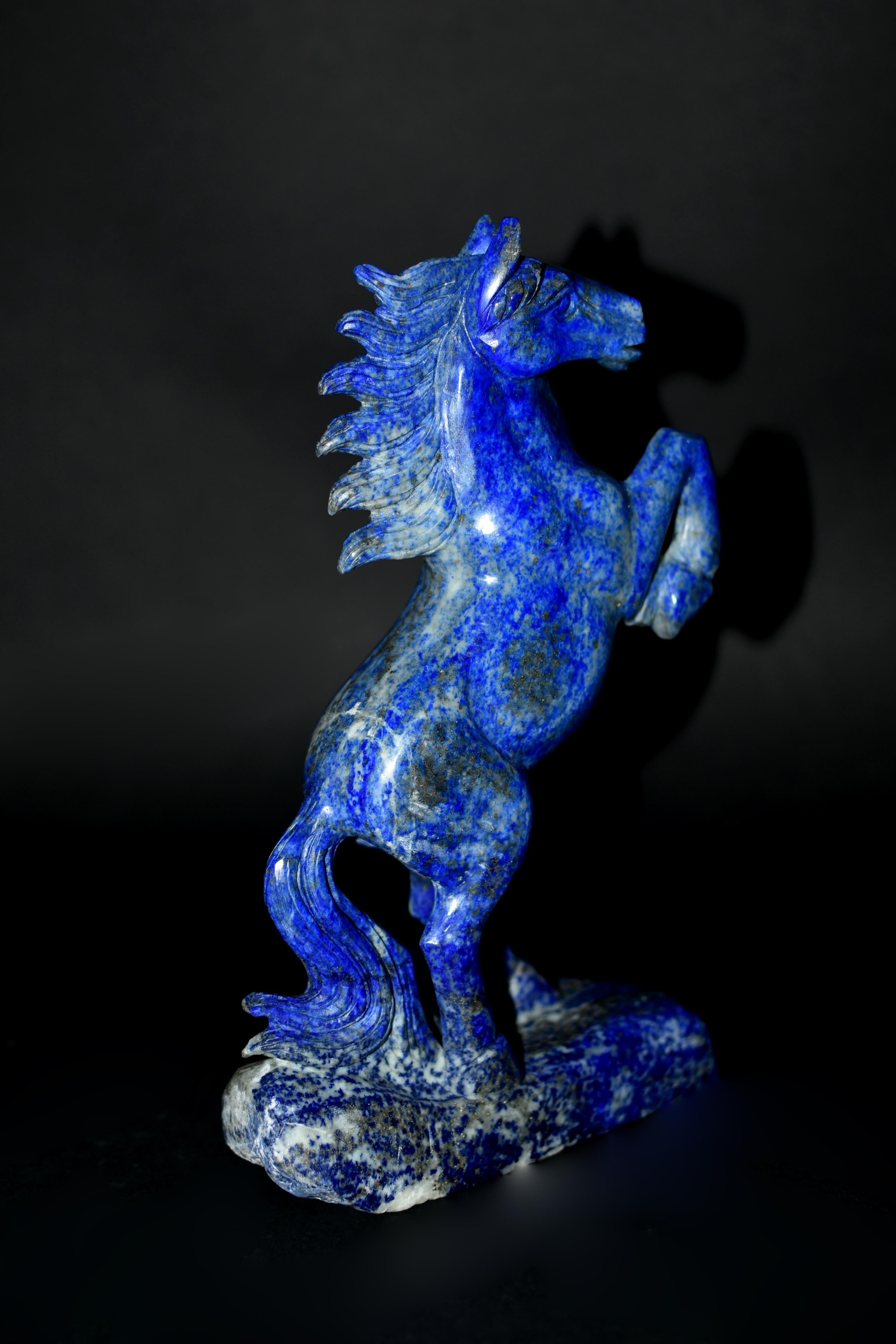Statue de cheval en lapis-lazuli en vente 10