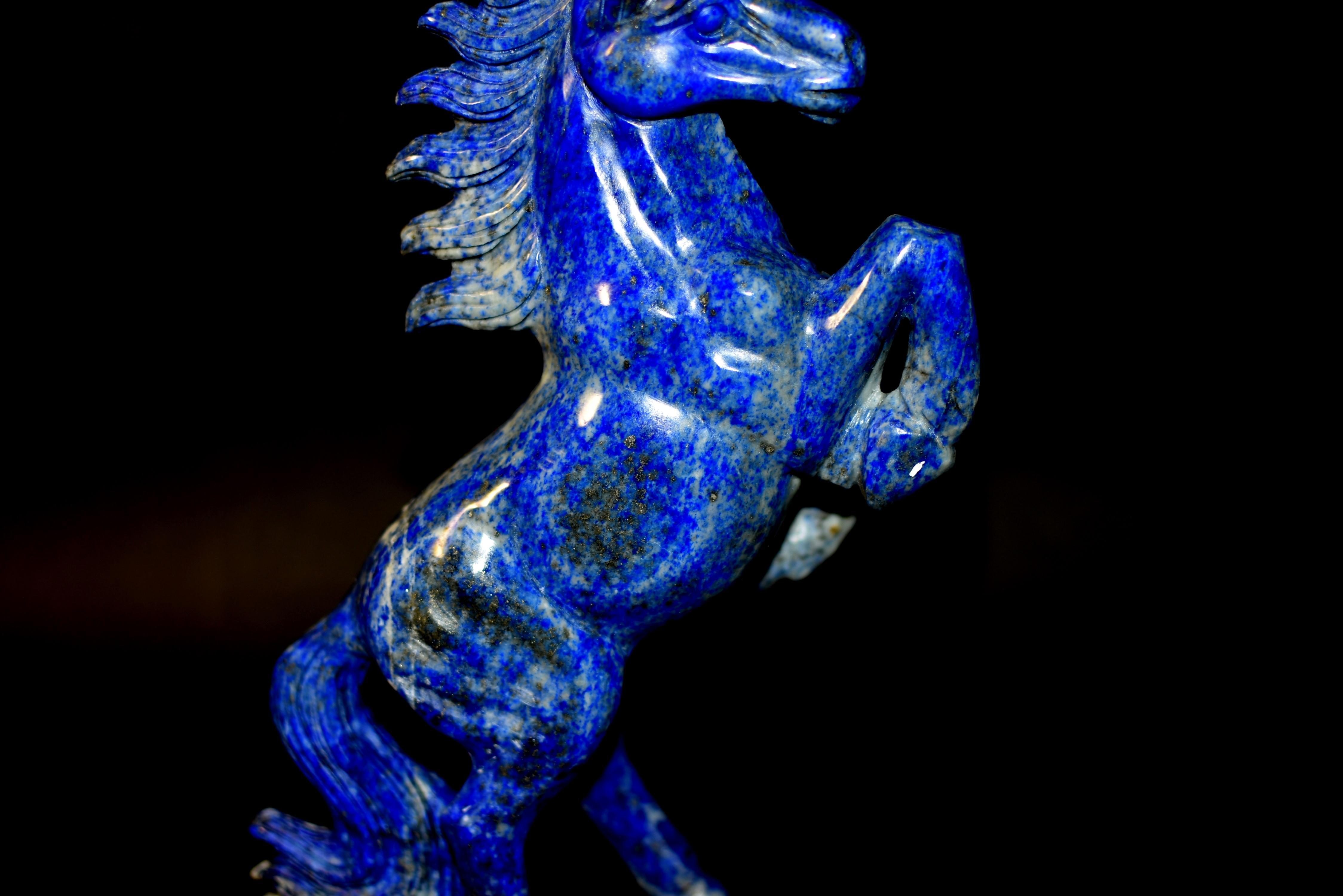 Lapis-lazuli Statue de cheval en lapis-lazuli en vente