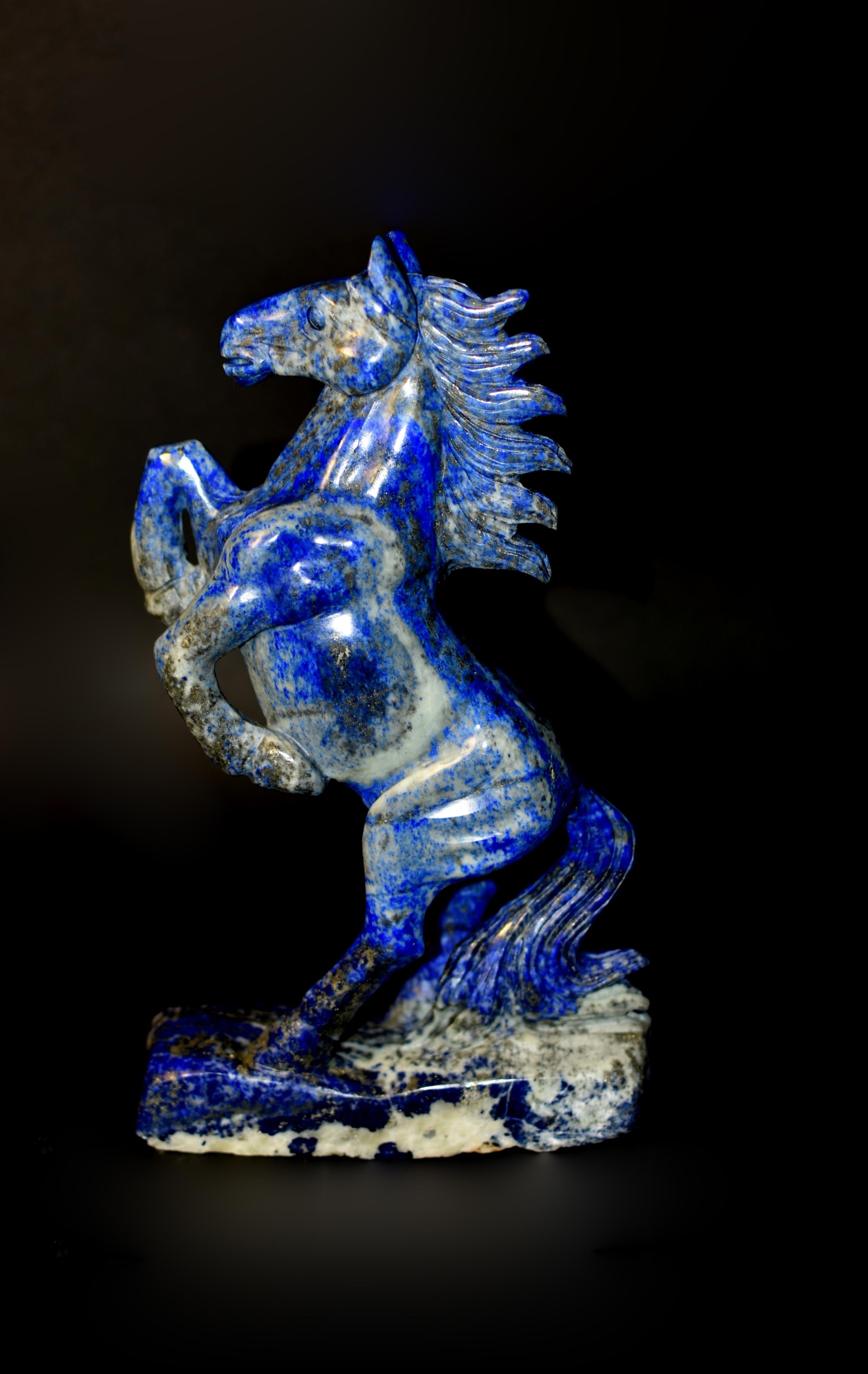 Statue de cheval en lapis-lazuli en vente 1
