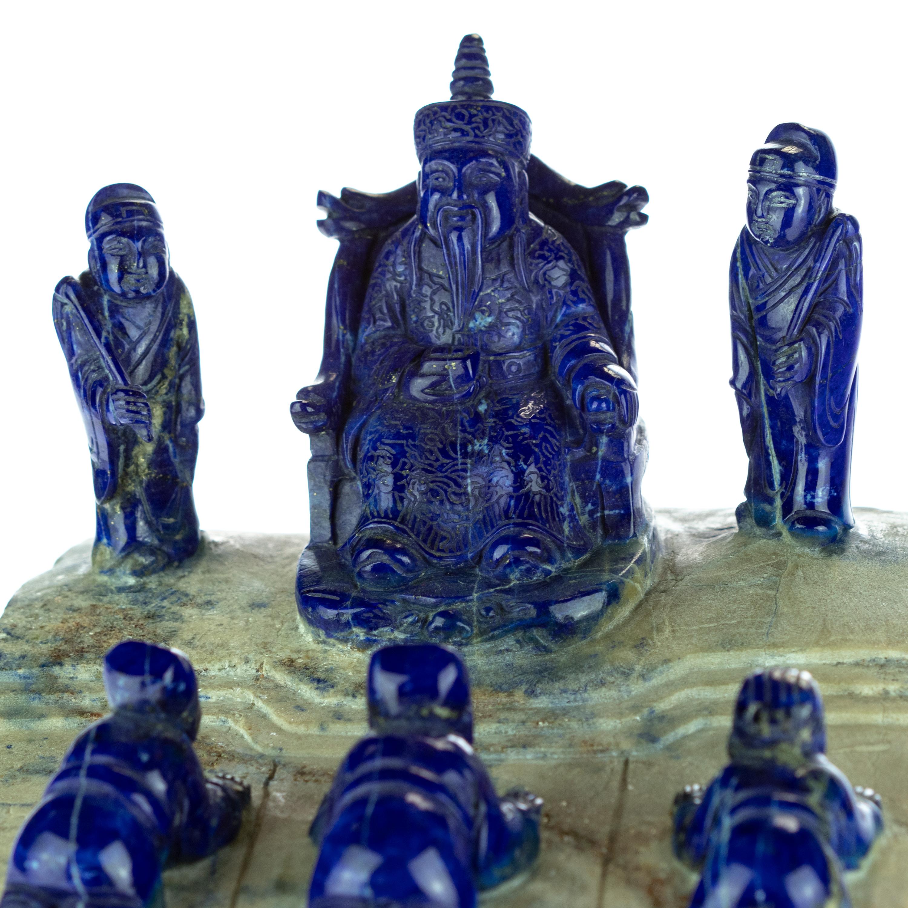 Esportazione cinese Lapislazzuli Re Soggetto scolpito in pietra preziosa blu Statua scultura reale asiatica in vendita