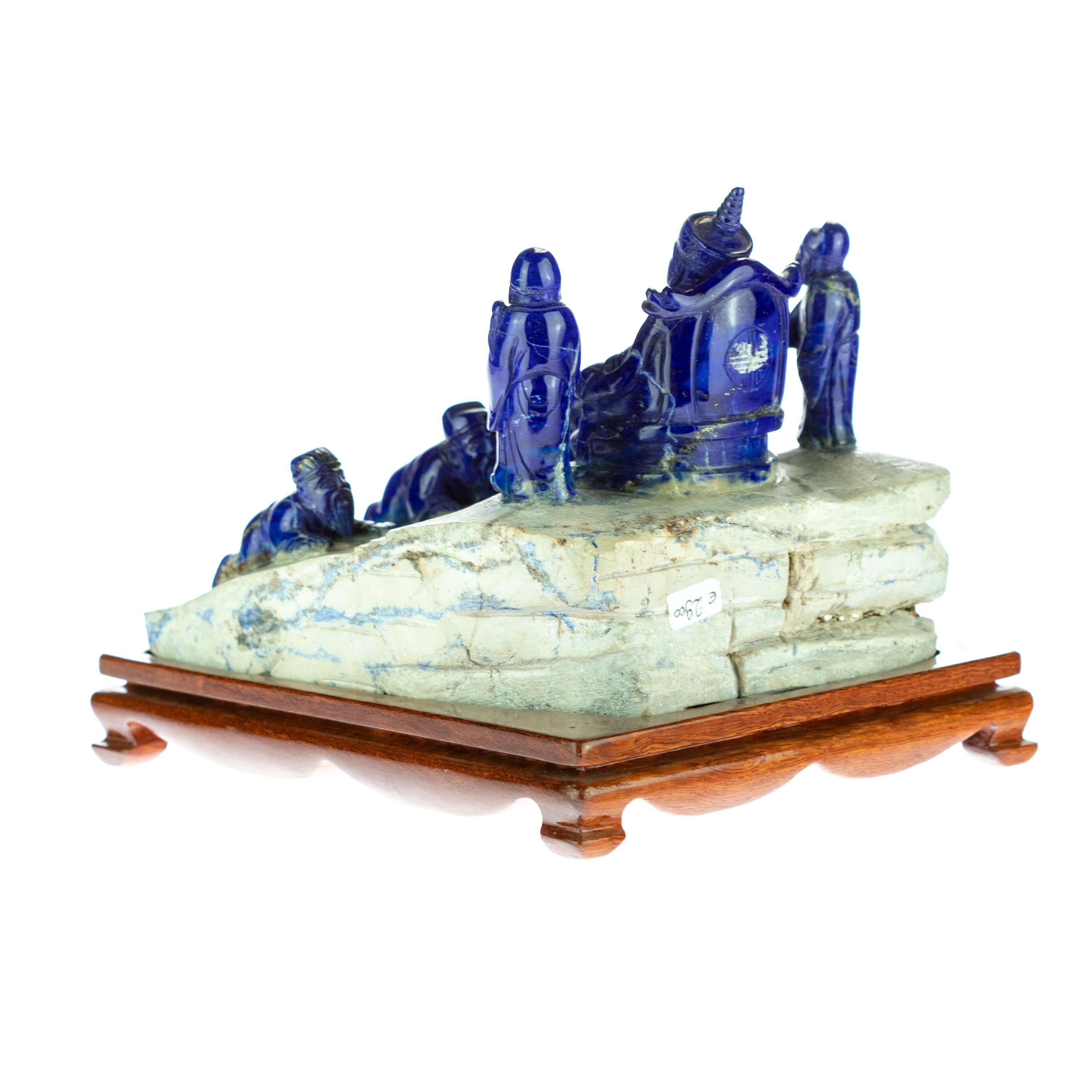 Intagliato a mano Lapislazzuli Re Soggetto scolpito in pietra preziosa blu Statua scultura reale asiatica in vendita