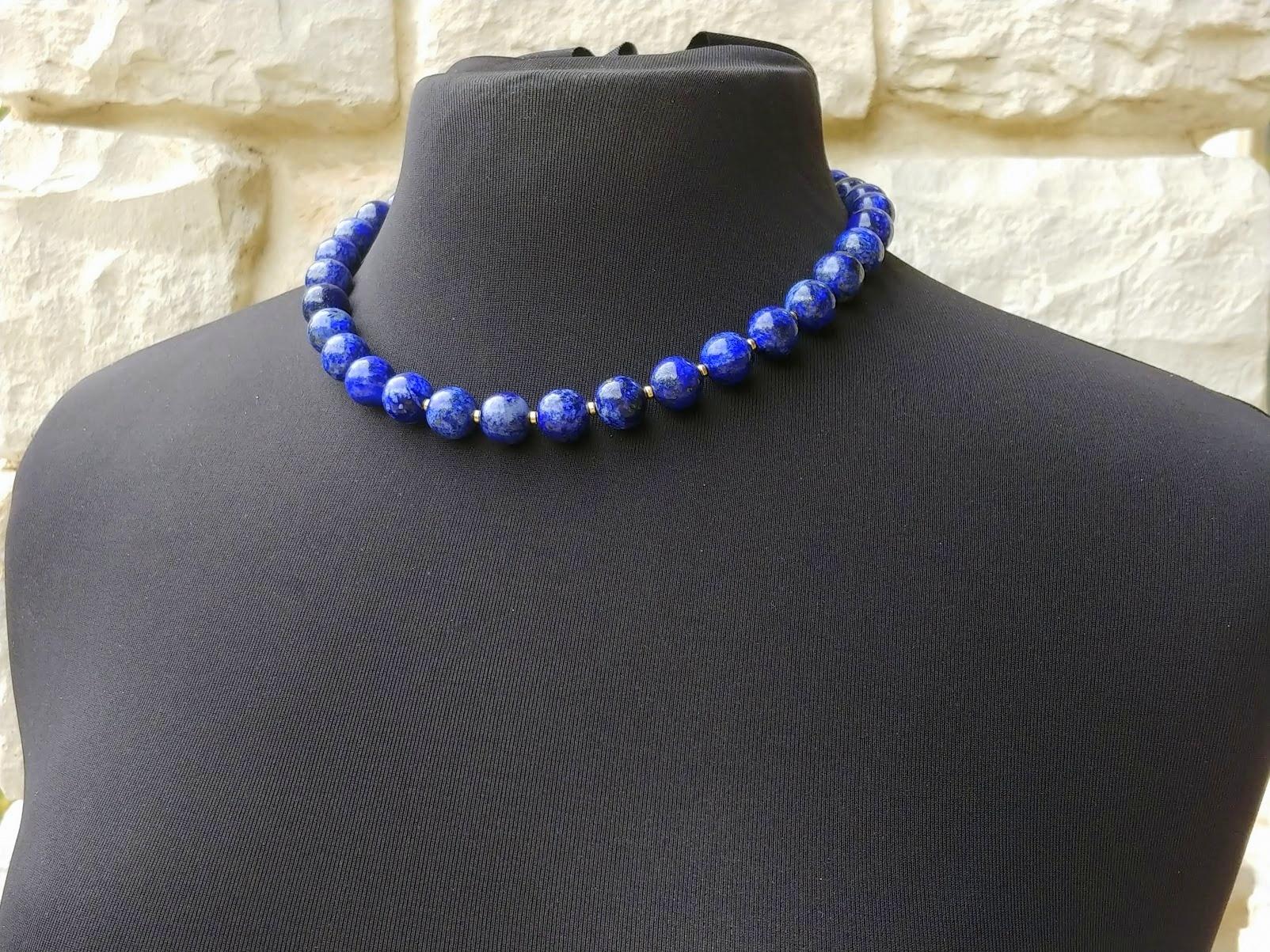 Lapis Lazuli Necklace with Gold Clasp For Sale 1