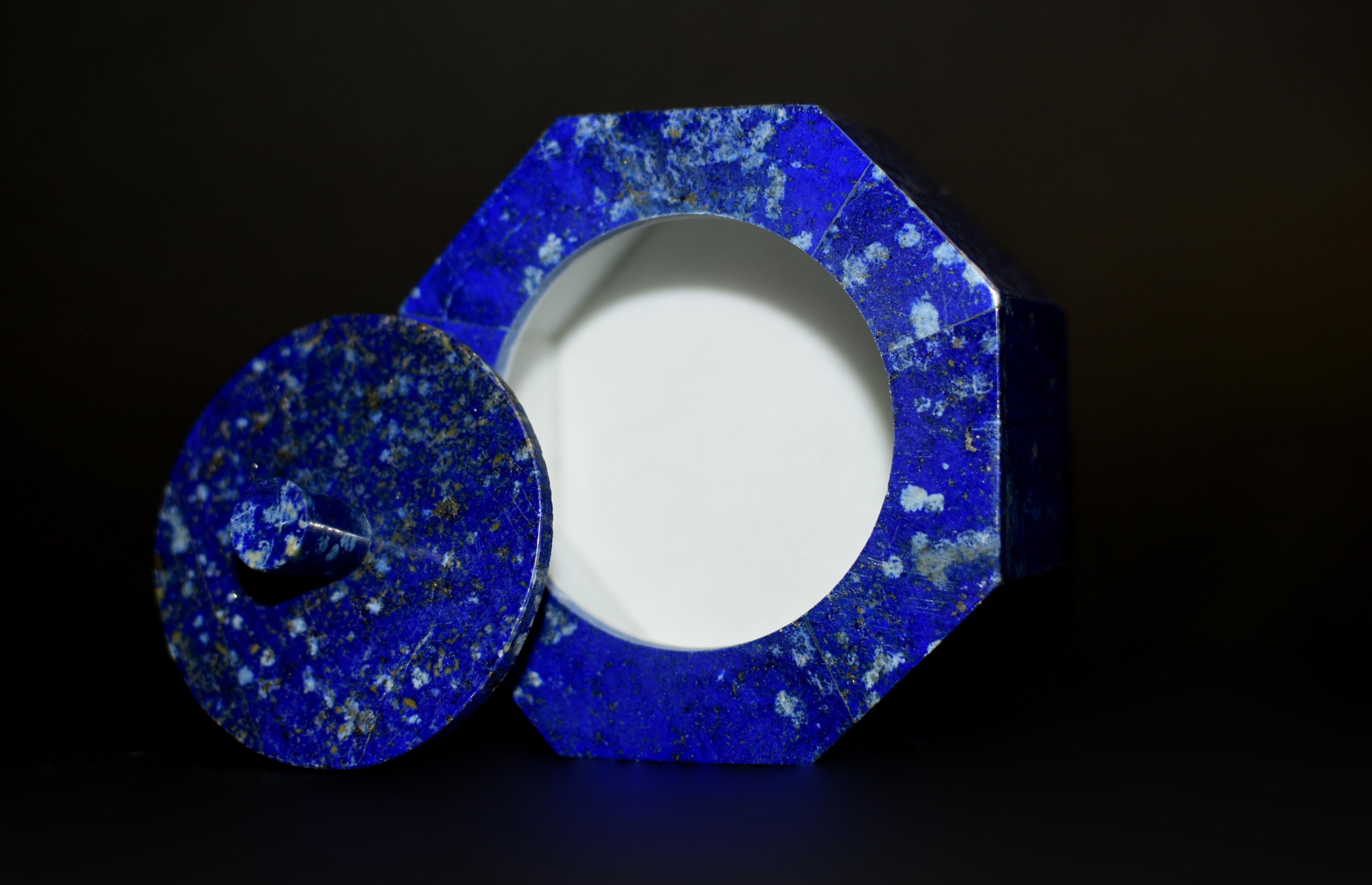 Lapis Lazuli Octagonal Box Fine Grade Snowing Day In Good Condition For Sale In Somis, CA