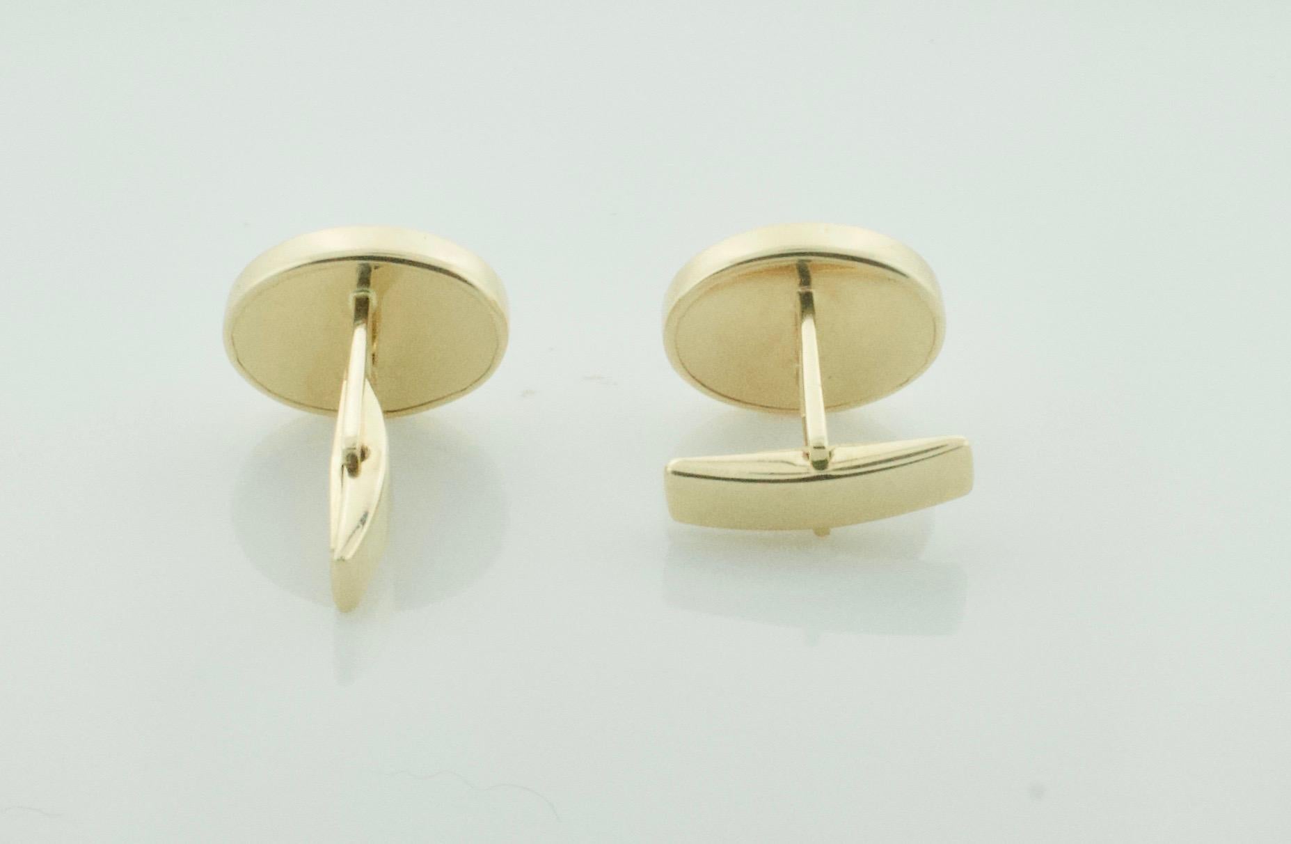 Women's or Men's Lapis Lazuli Oval Yellow Gold Cuff Links by Larter, Circa 1950's