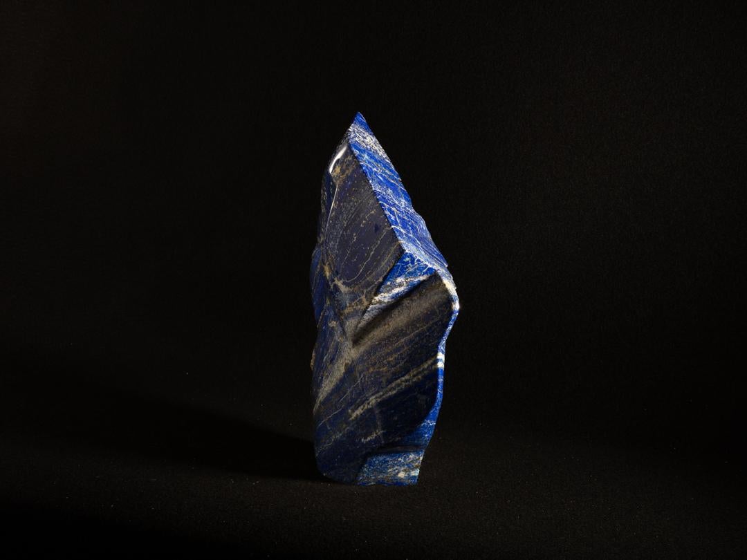 Lapislazuli Teilweise polierte Freiform mit Pyrit (Lapis Lazuli) im Angebot