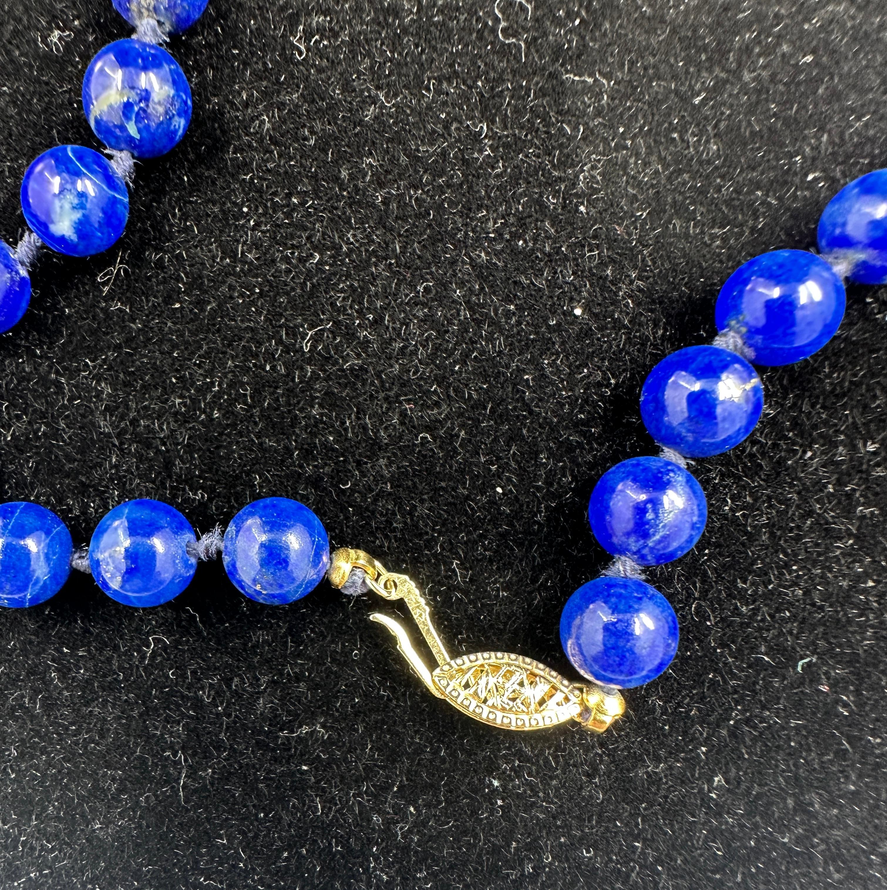 Collier de perles de Lapis Lazuli en or 14 carats 26 pouces Rétro Antique en vente 1