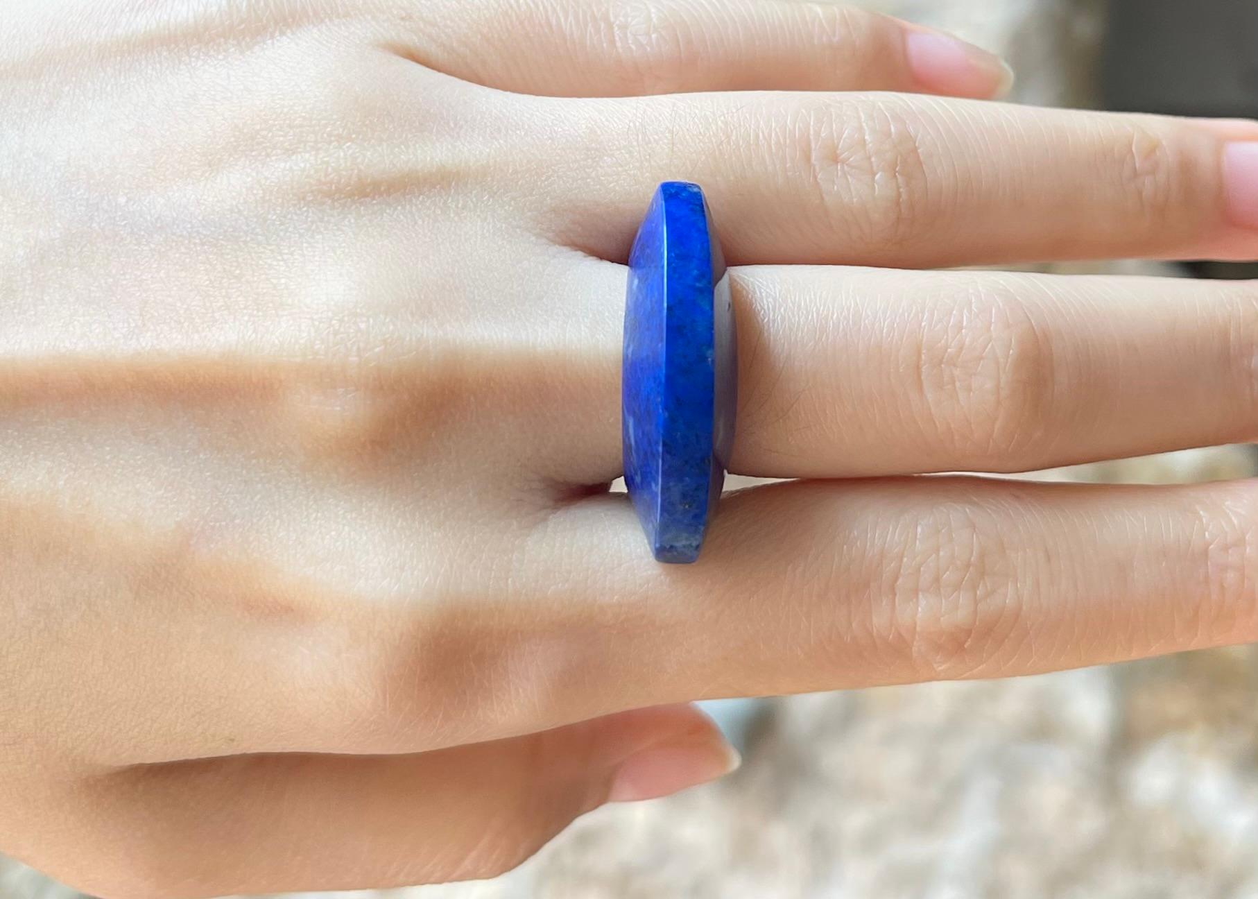 Ring mit Lapislazuli in 18 Karat Goldfassungen gefasst (Zeitgenössisch) im Angebot