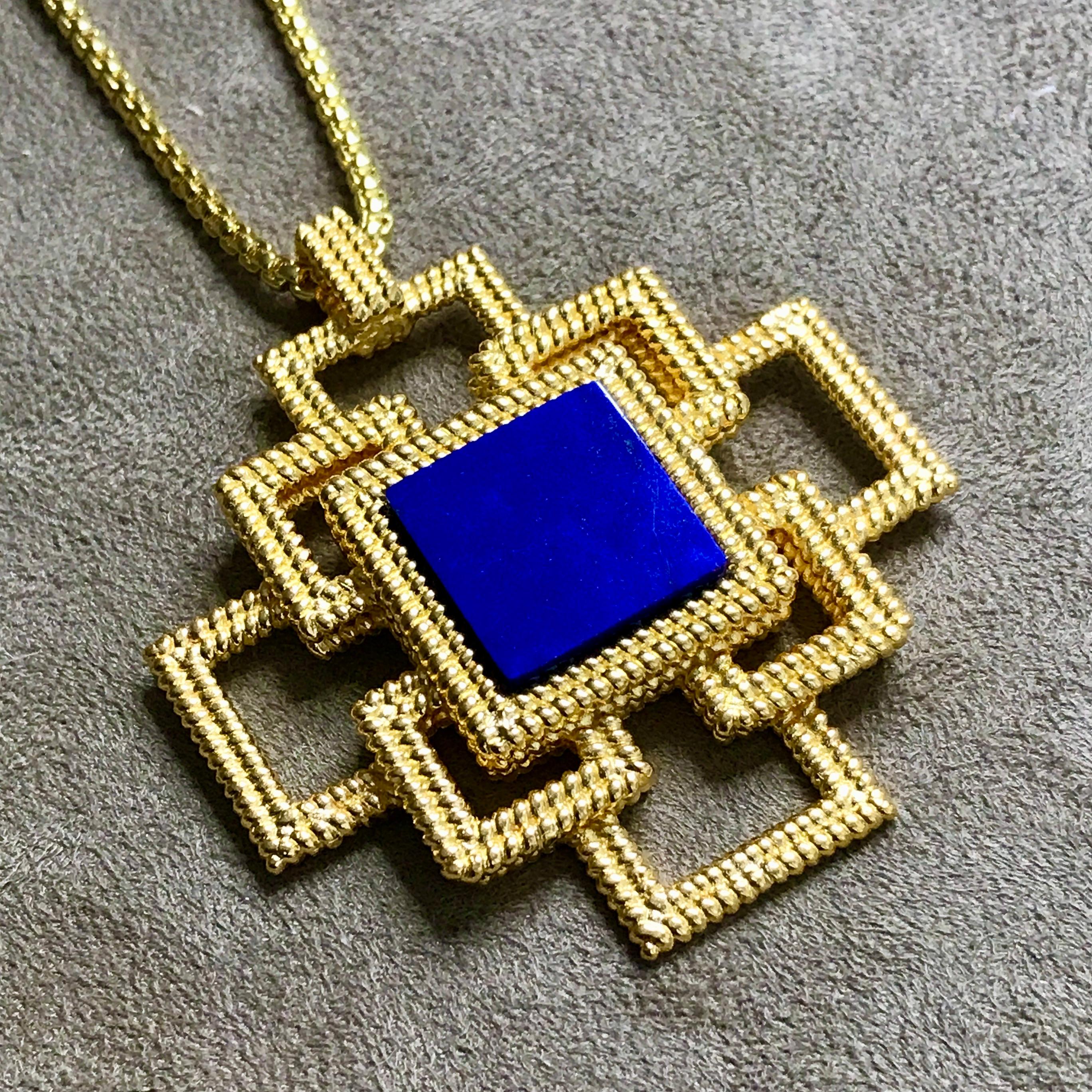 Women's Lapis Lazuli set ropetwist 'stepped squares' pendant For Sale