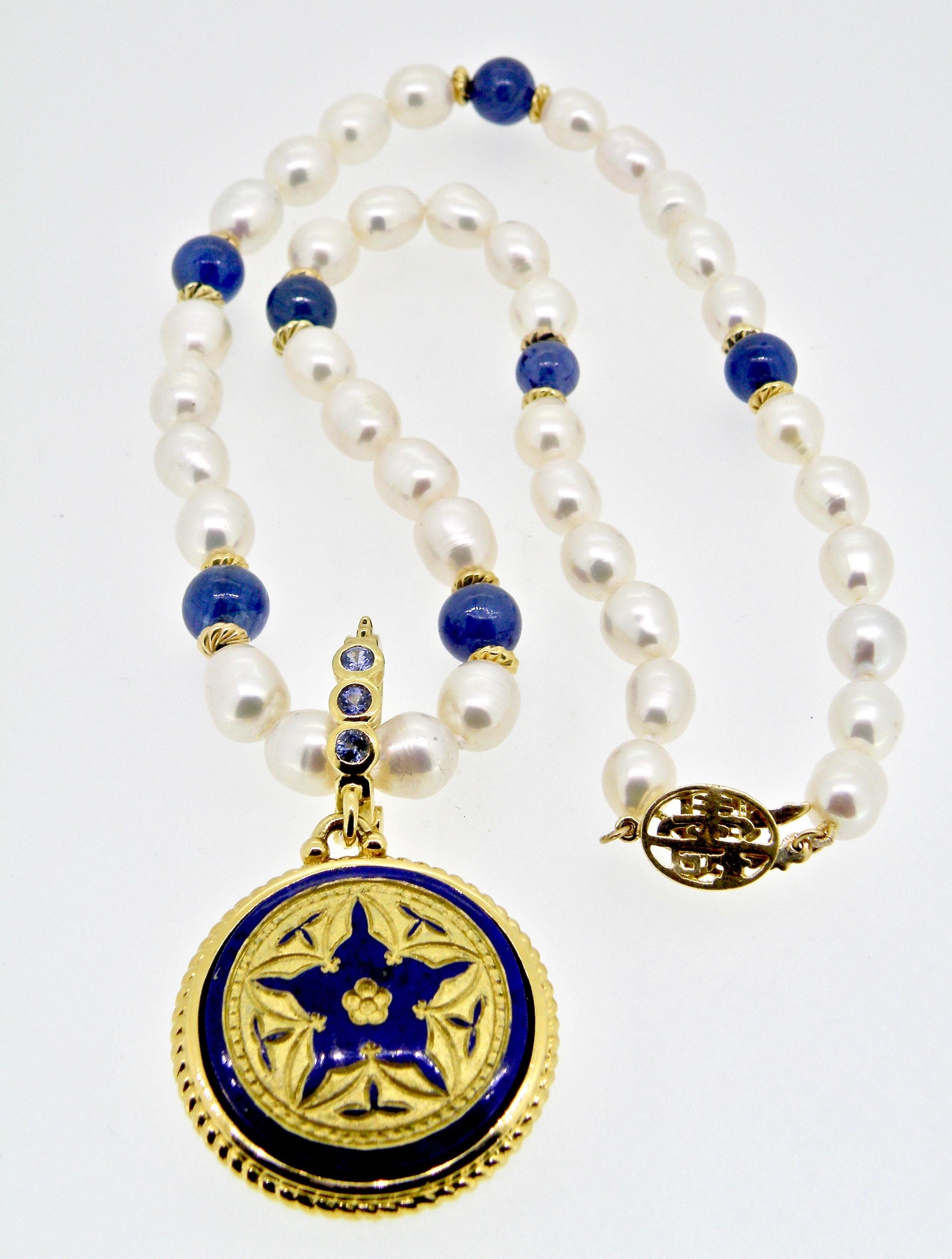 Lapis Lazuli Star Pendant with Gold Bezel In New Condition For Sale In Cohasset, MA