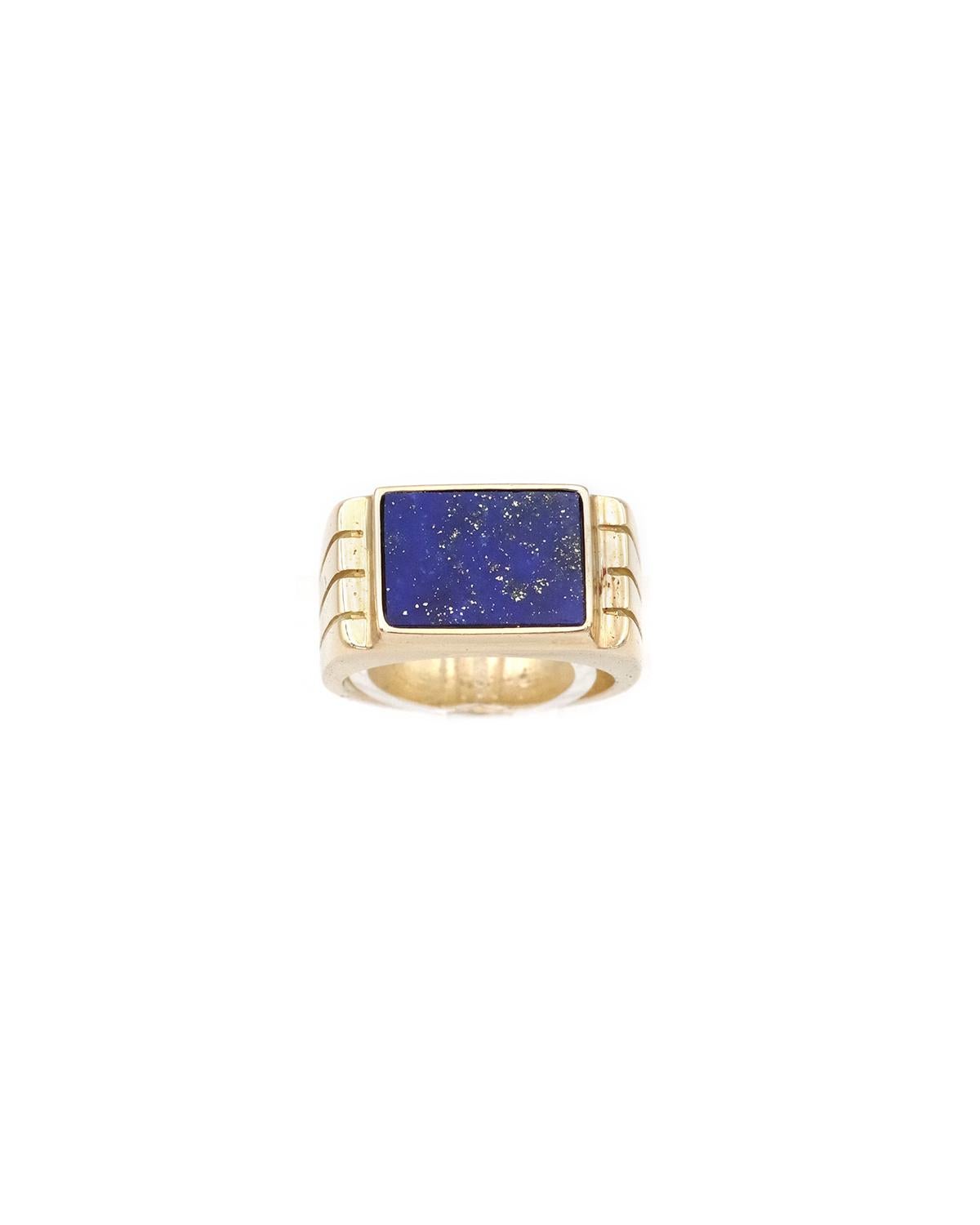 Retro Lapis lazuli tank ring, signet ring, pinky ring, in 18k gold For Sale
