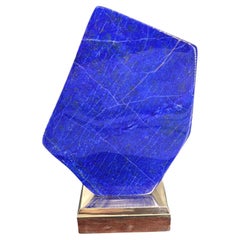 Lapislazuli Top Farbe mit Pyrit Einschluss, auf Holz und Messing benutzerdefinierte Stand.