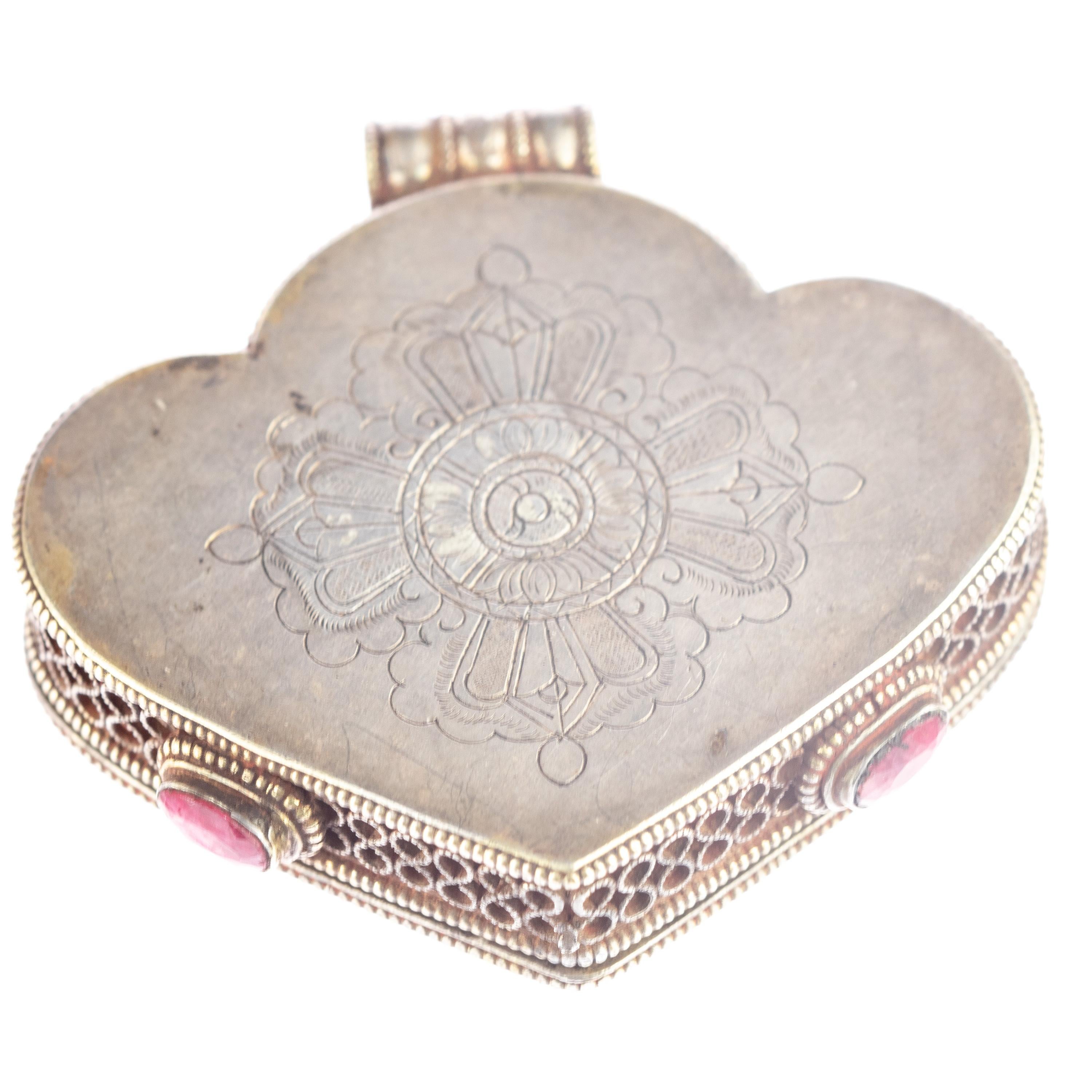 Boîte à bijoux à pendentifs de style bouddhiste tibétain en lapis-lazuli, turquoise, rubis et émeraude Neuf - En vente à Milano, IT