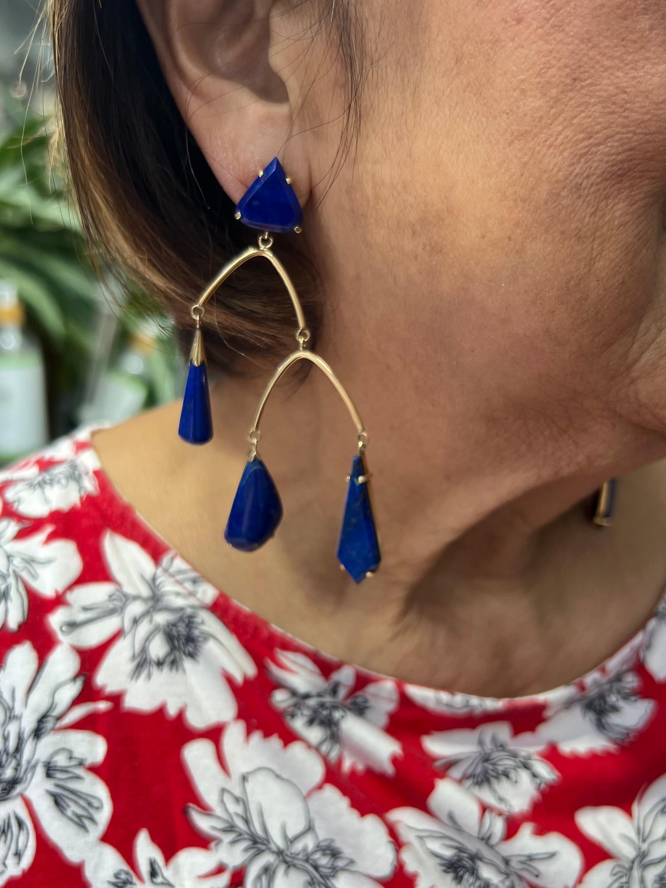 Lapis Lazuli Yellow Gold Dangling Vintage Earrings In Good Condition In Los Angeles, CA